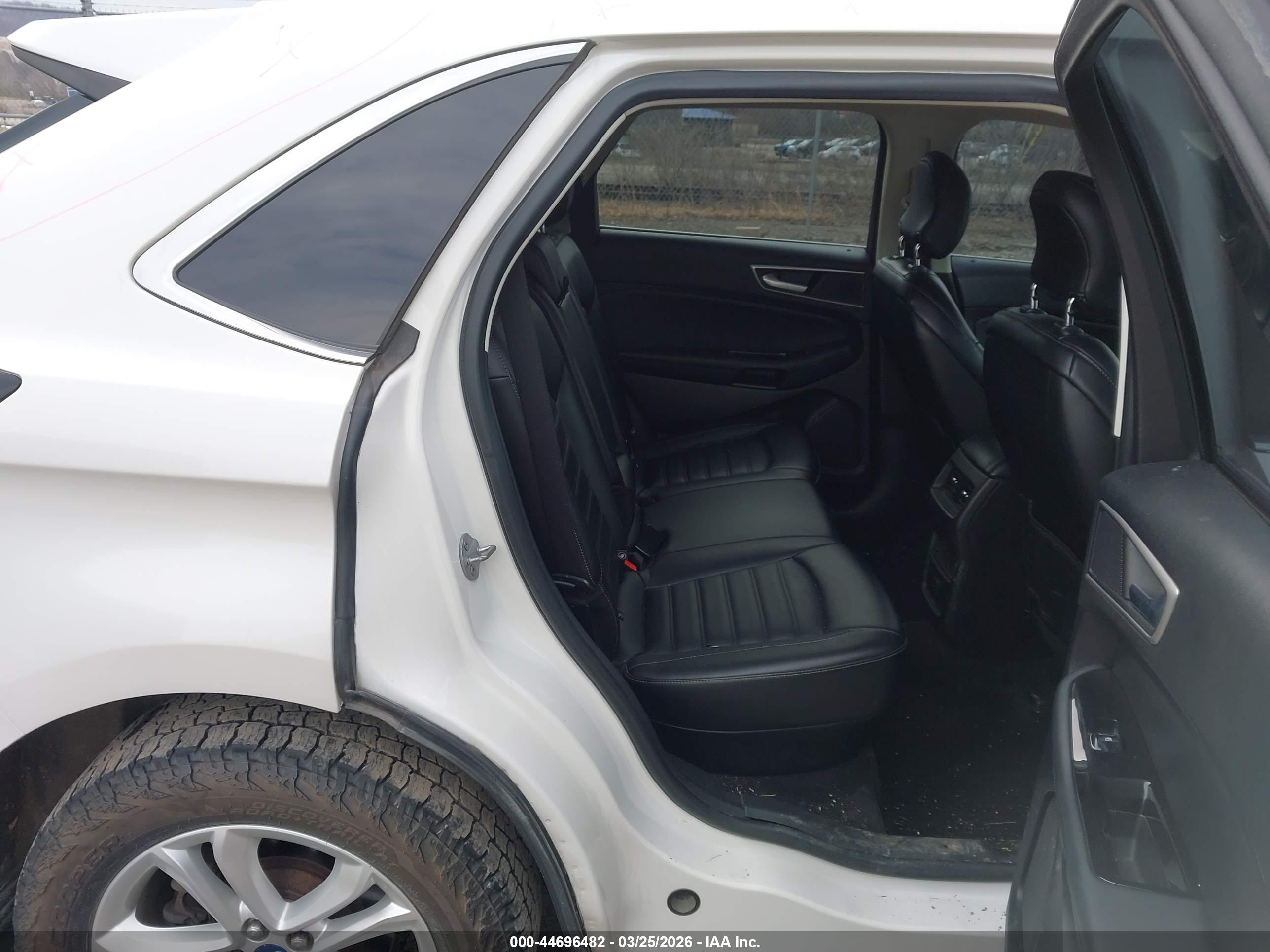 FORD EDGE image 8