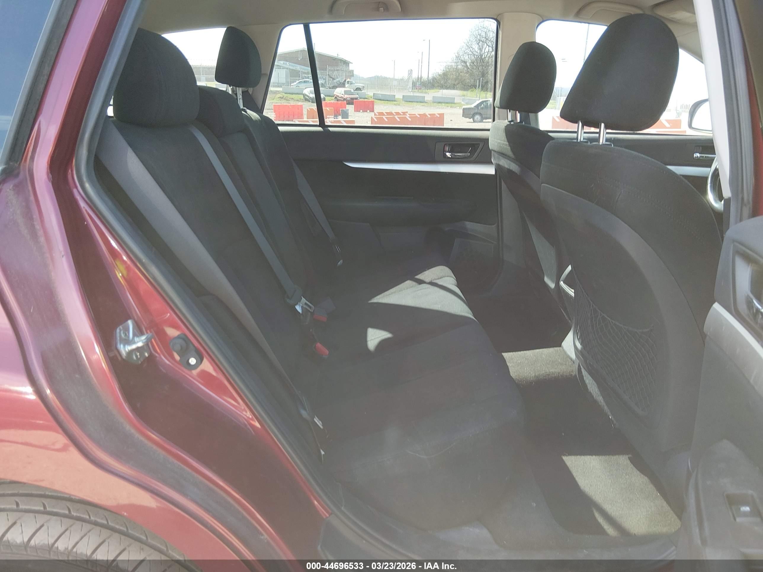 SUBARU OUTBACK image 8