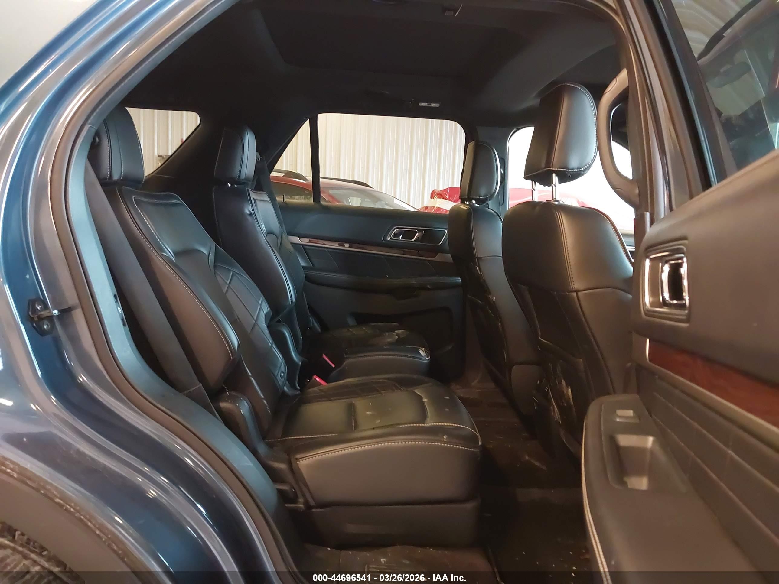 FORD EXPLORER image 8
