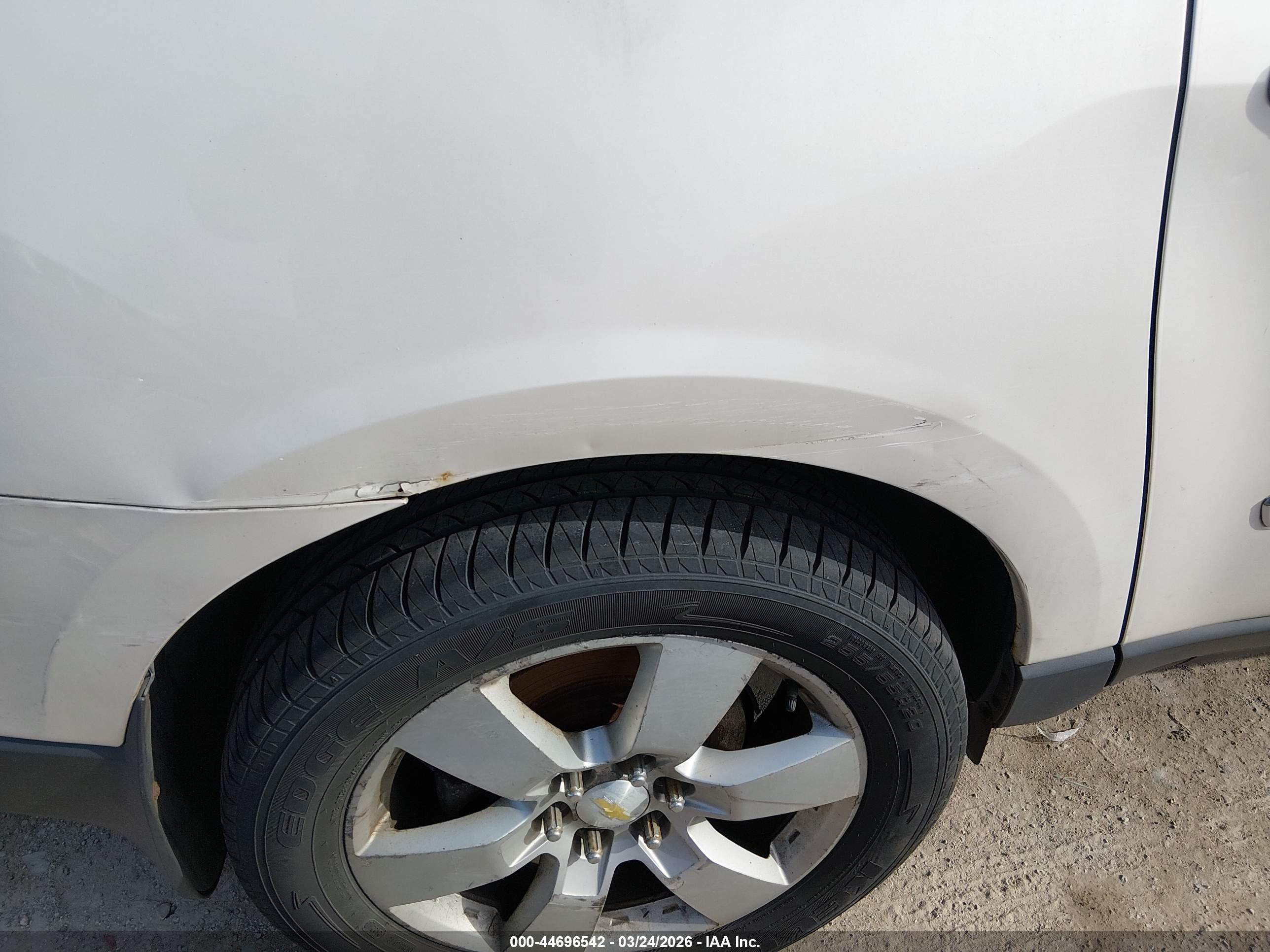 CHEVROLET TRAVERSE image 6