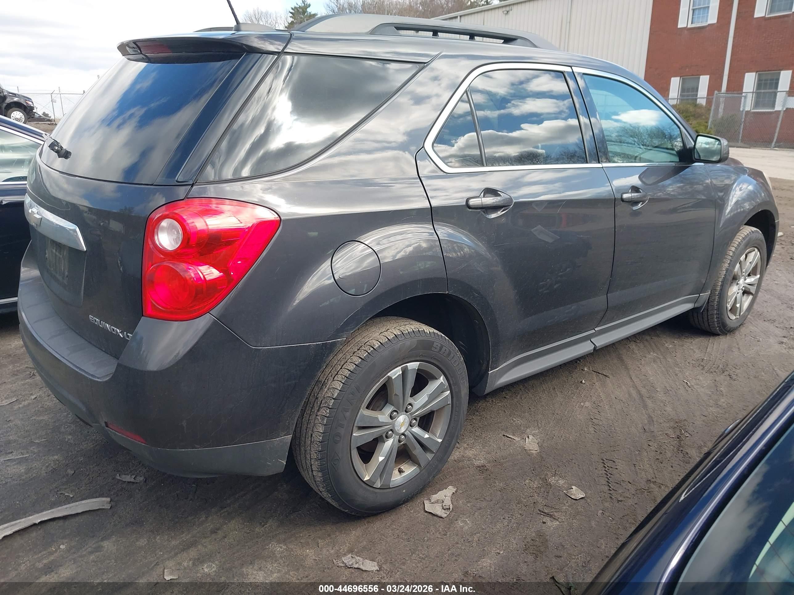 CHEVROLET EQUINOX image 4