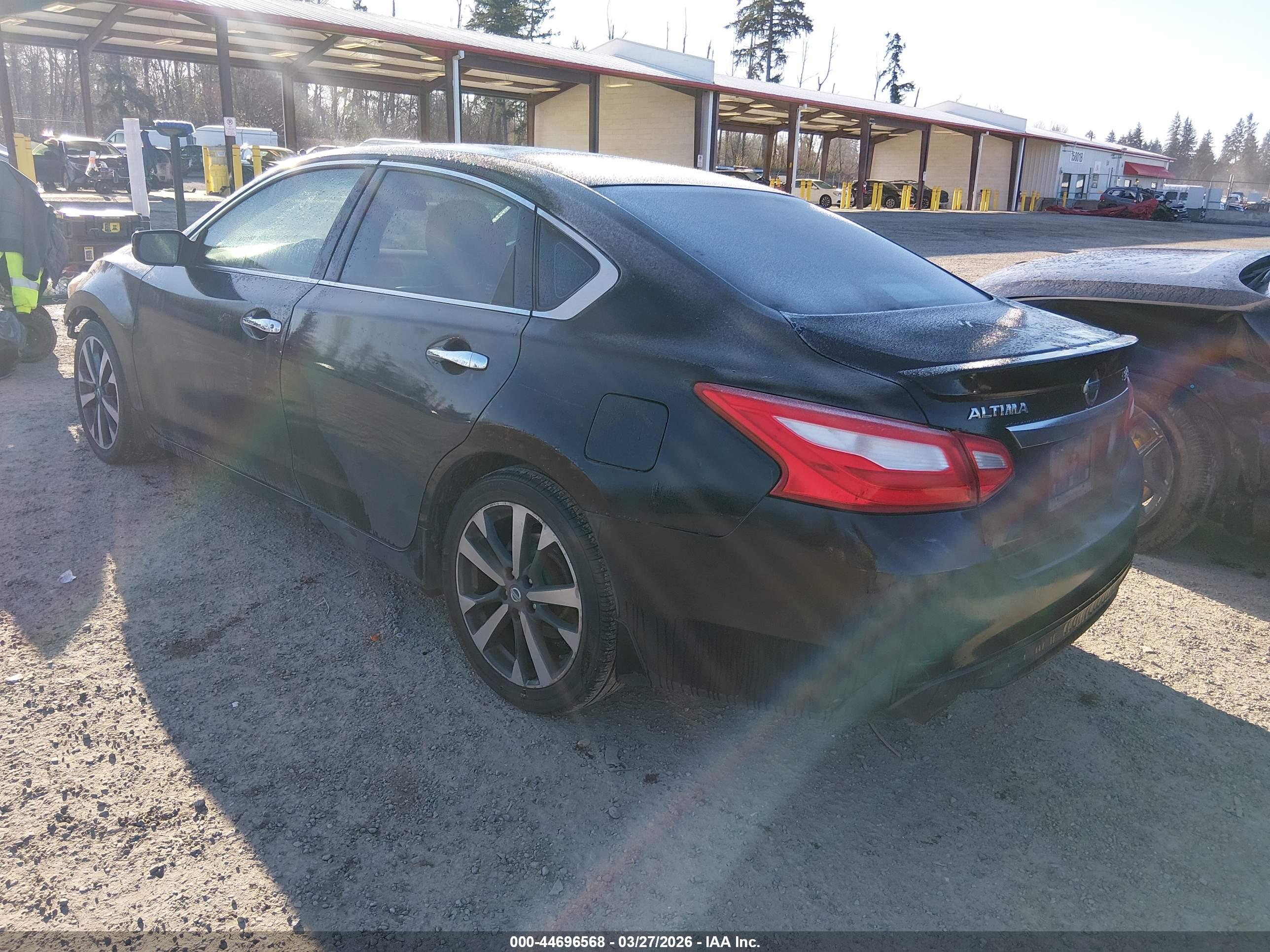 NISSAN ALTIMA image 3