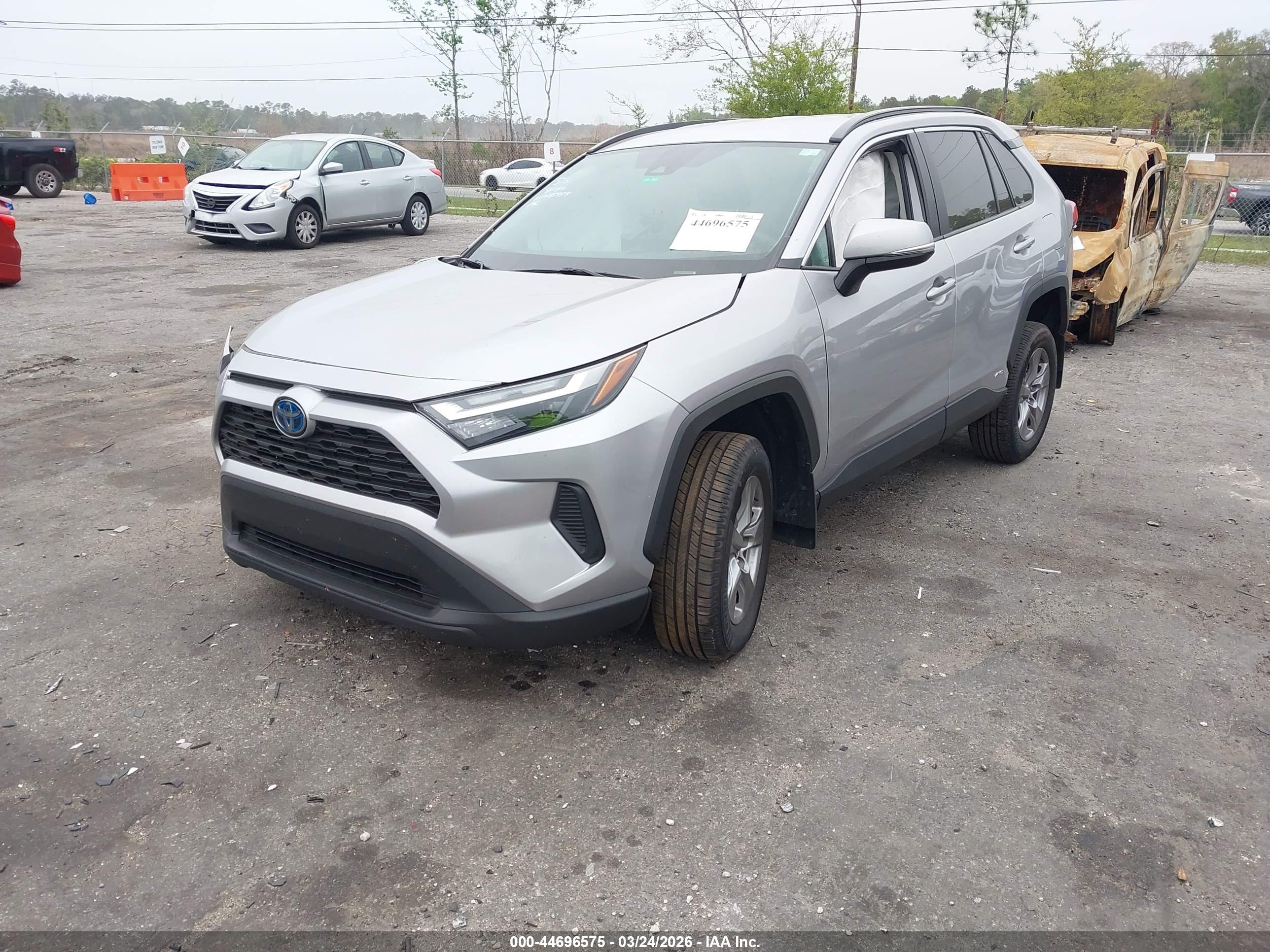 TOYOTA RAV4 image 2