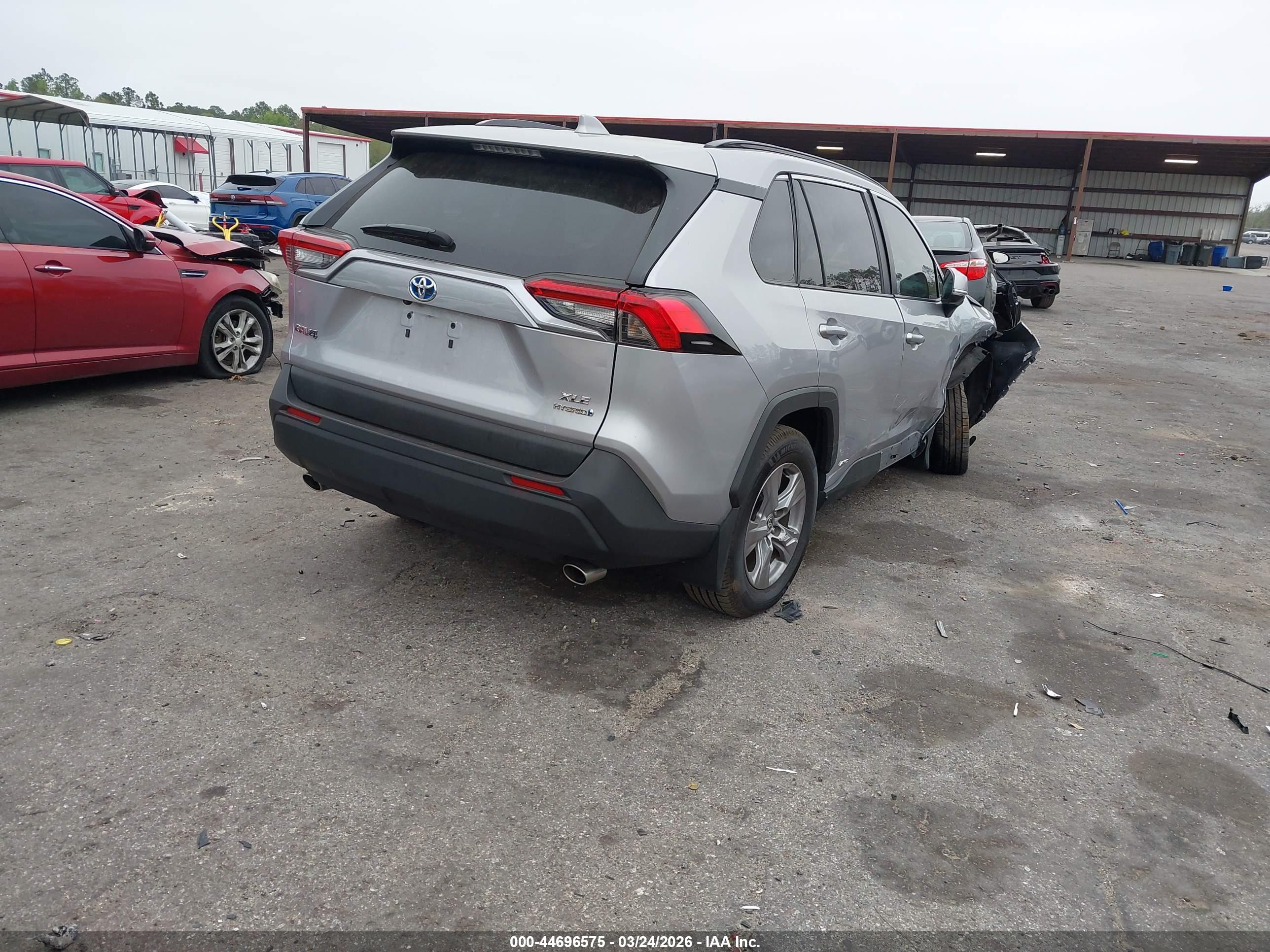 TOYOTA RAV4 image 4