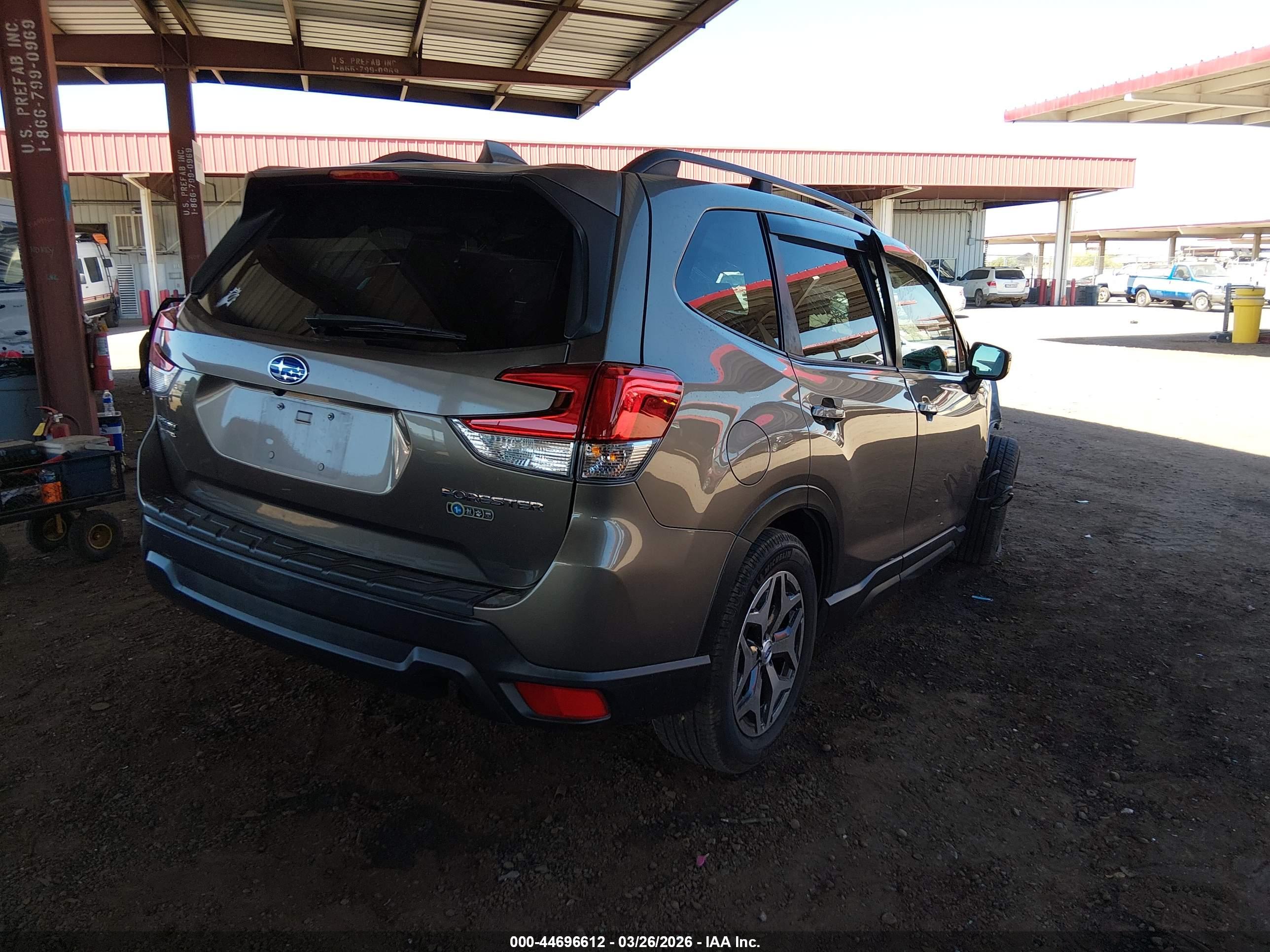SUBARU FORESTER image 4