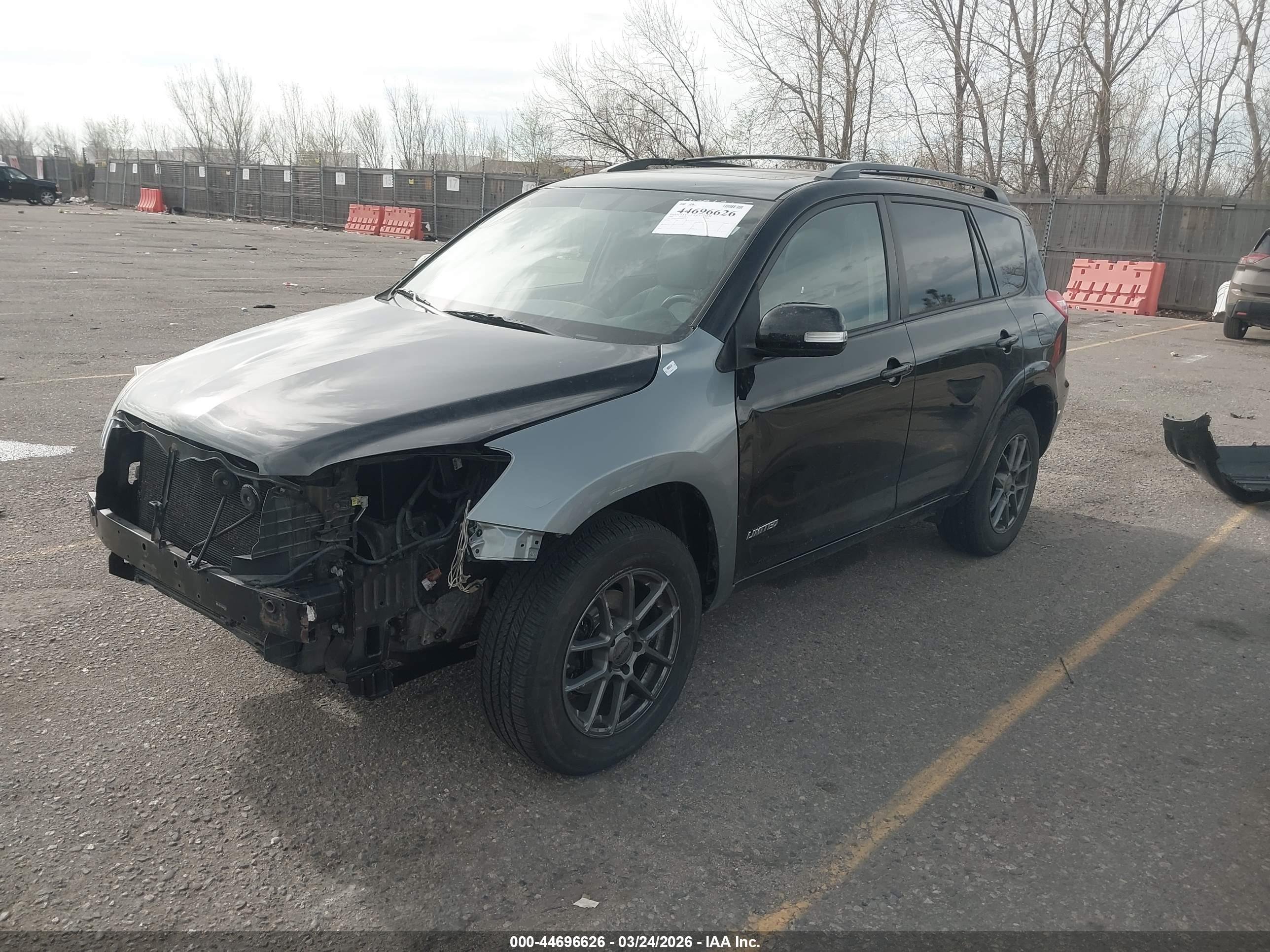TOYOTA RAV4 image 2