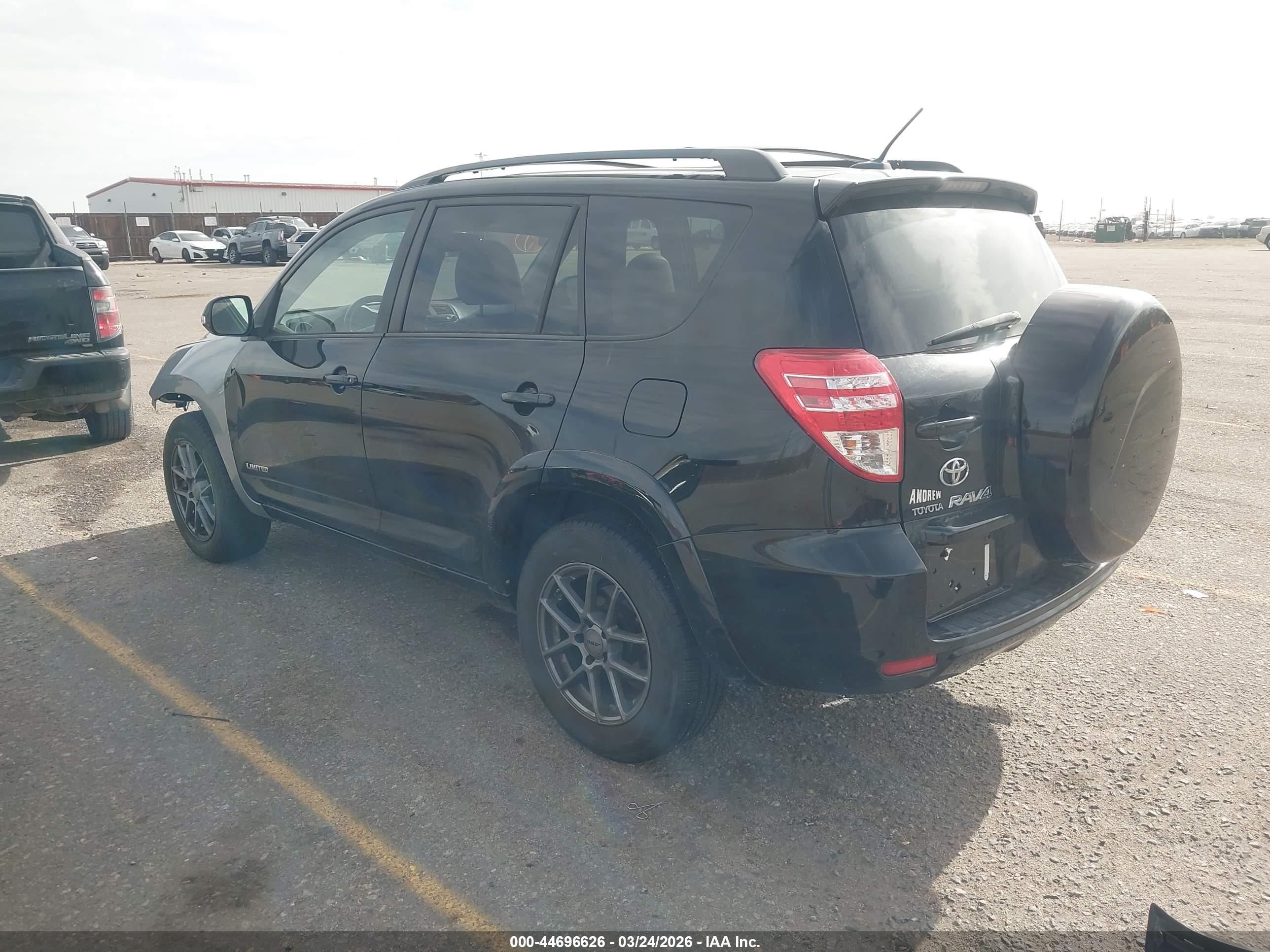 TOYOTA RAV4 image 3
