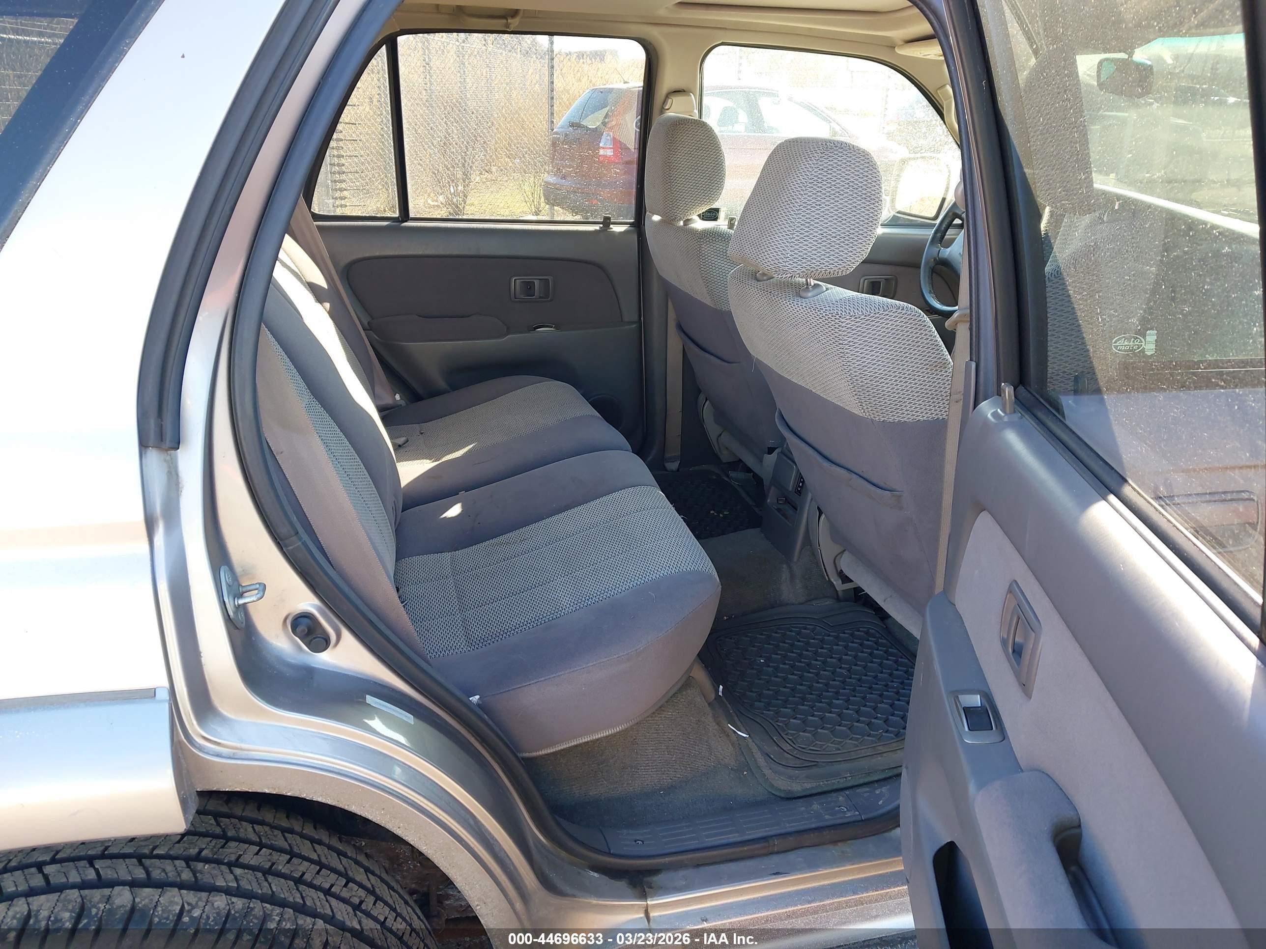 TOYOTA 4RUNNER image 8