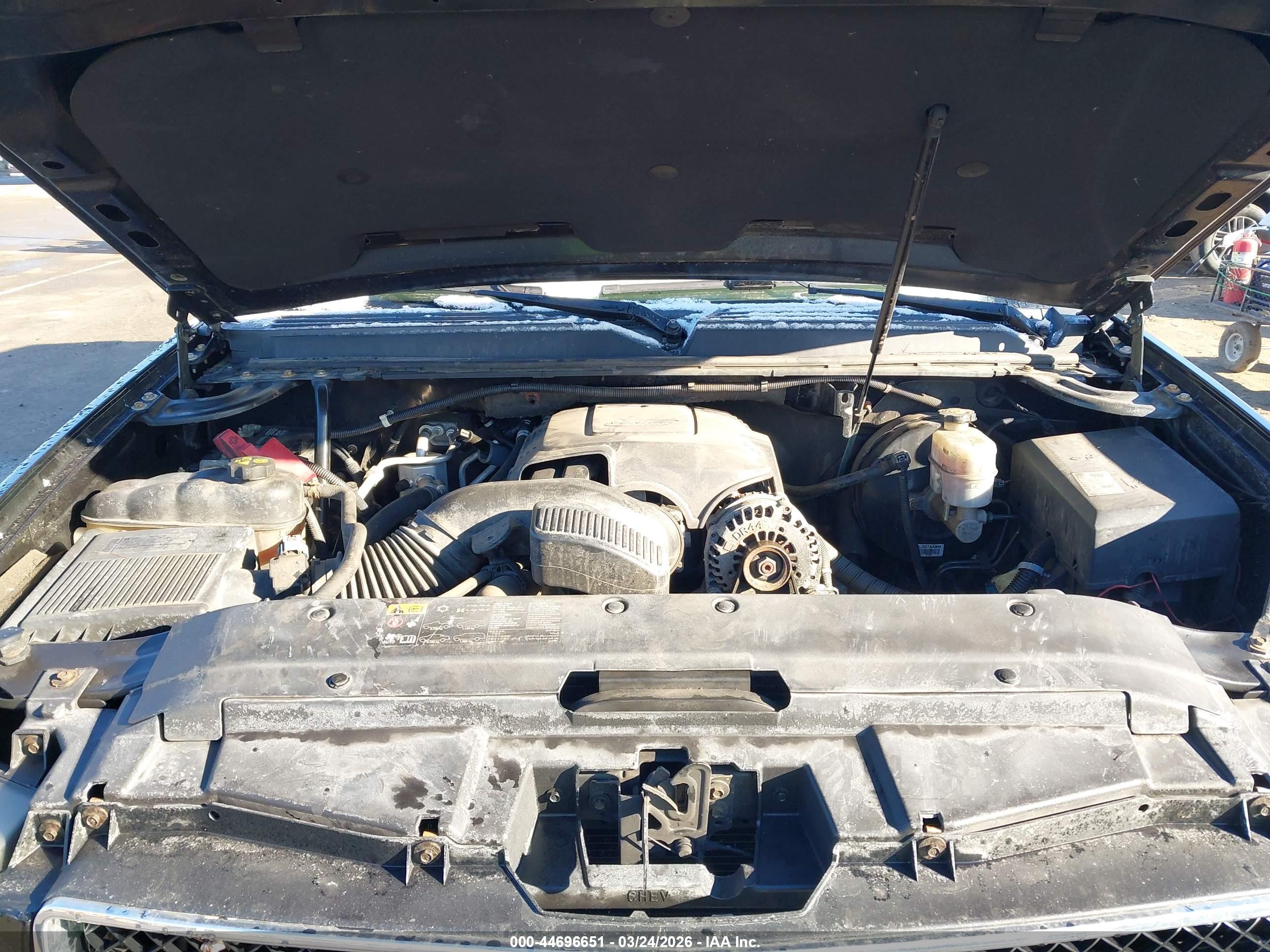 CHEVROLET SUBURBAN image 10