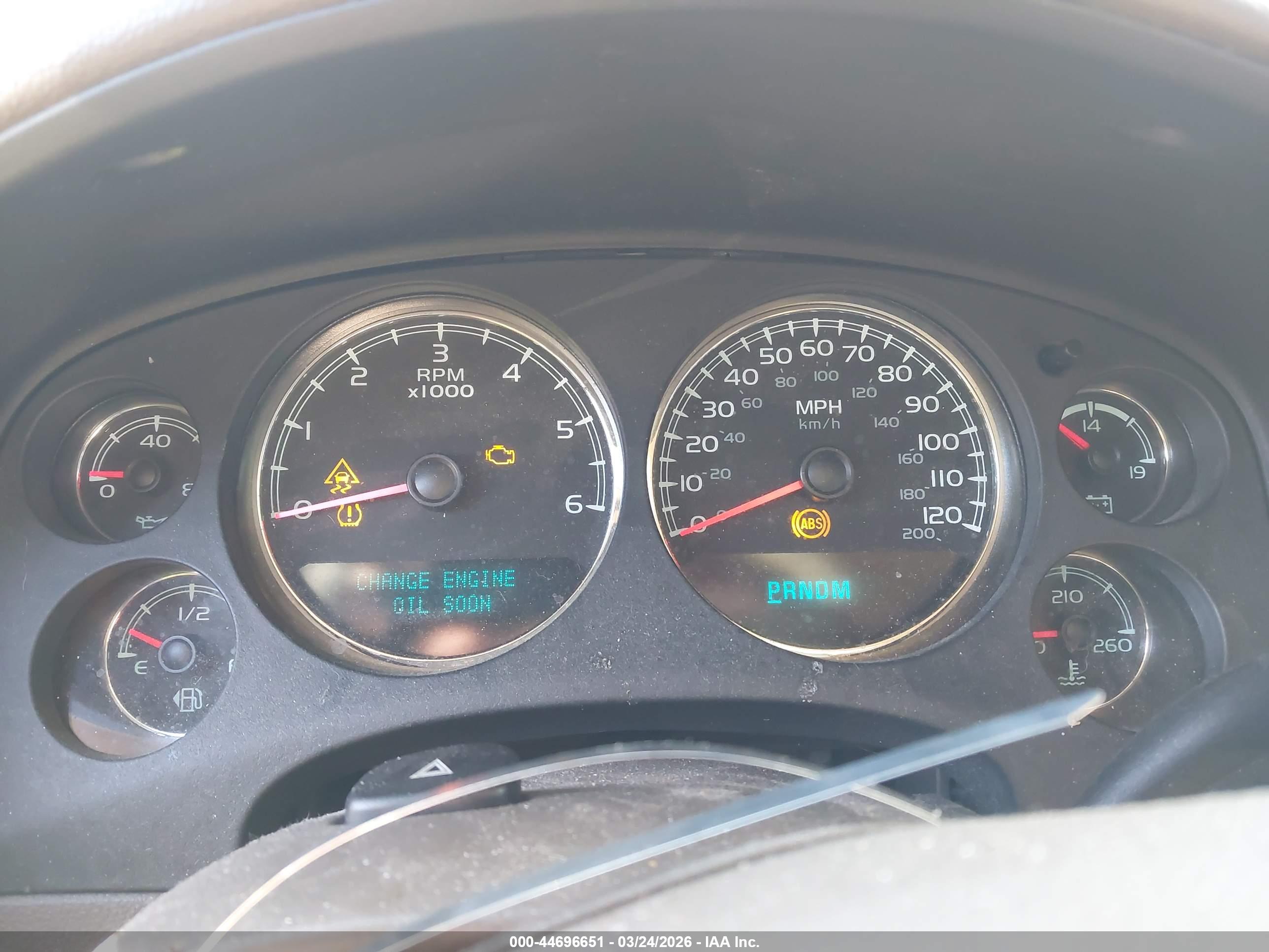 CHEVROLET SUBURBAN image 7