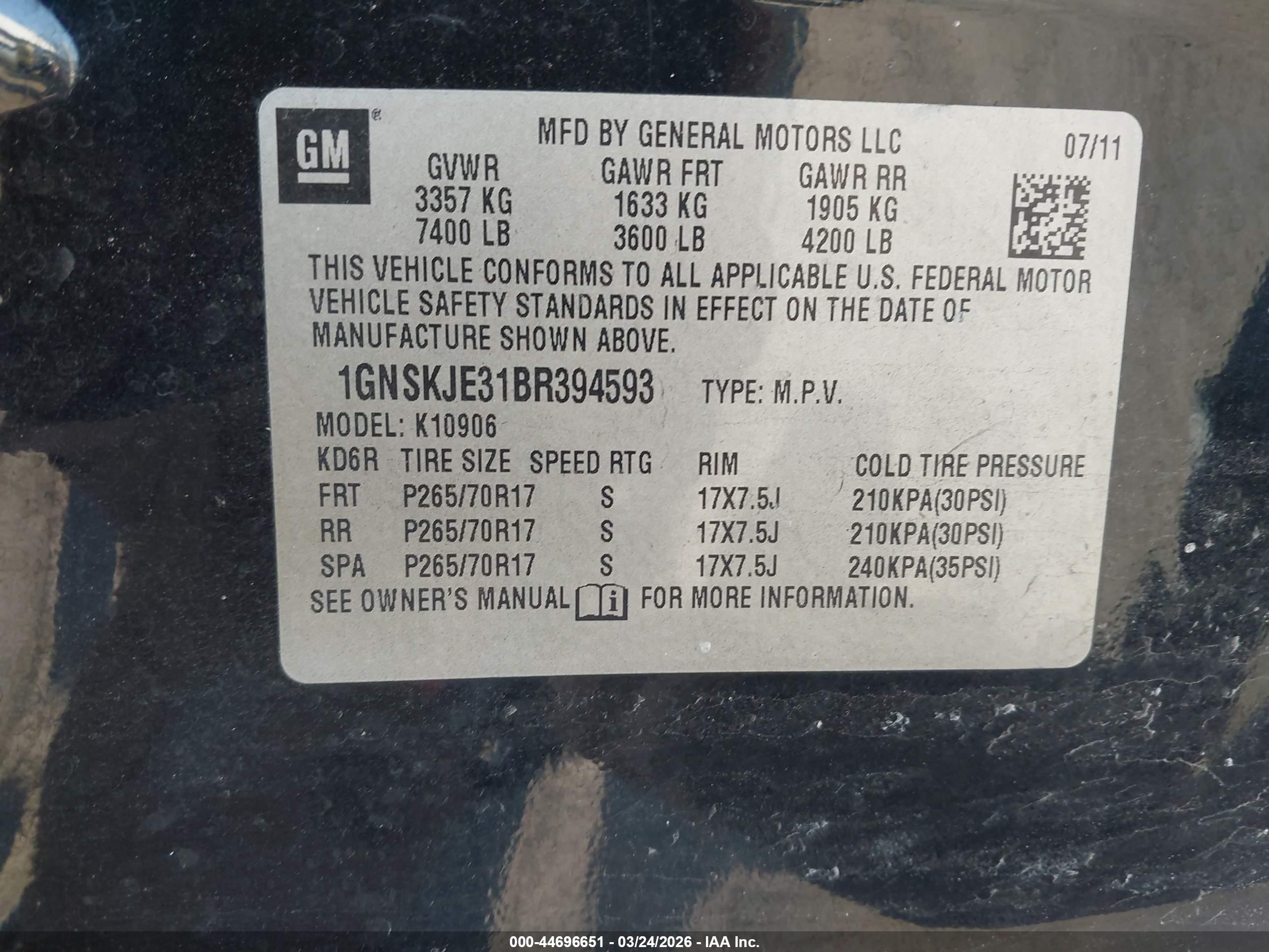 CHEVROLET SUBURBAN image 9