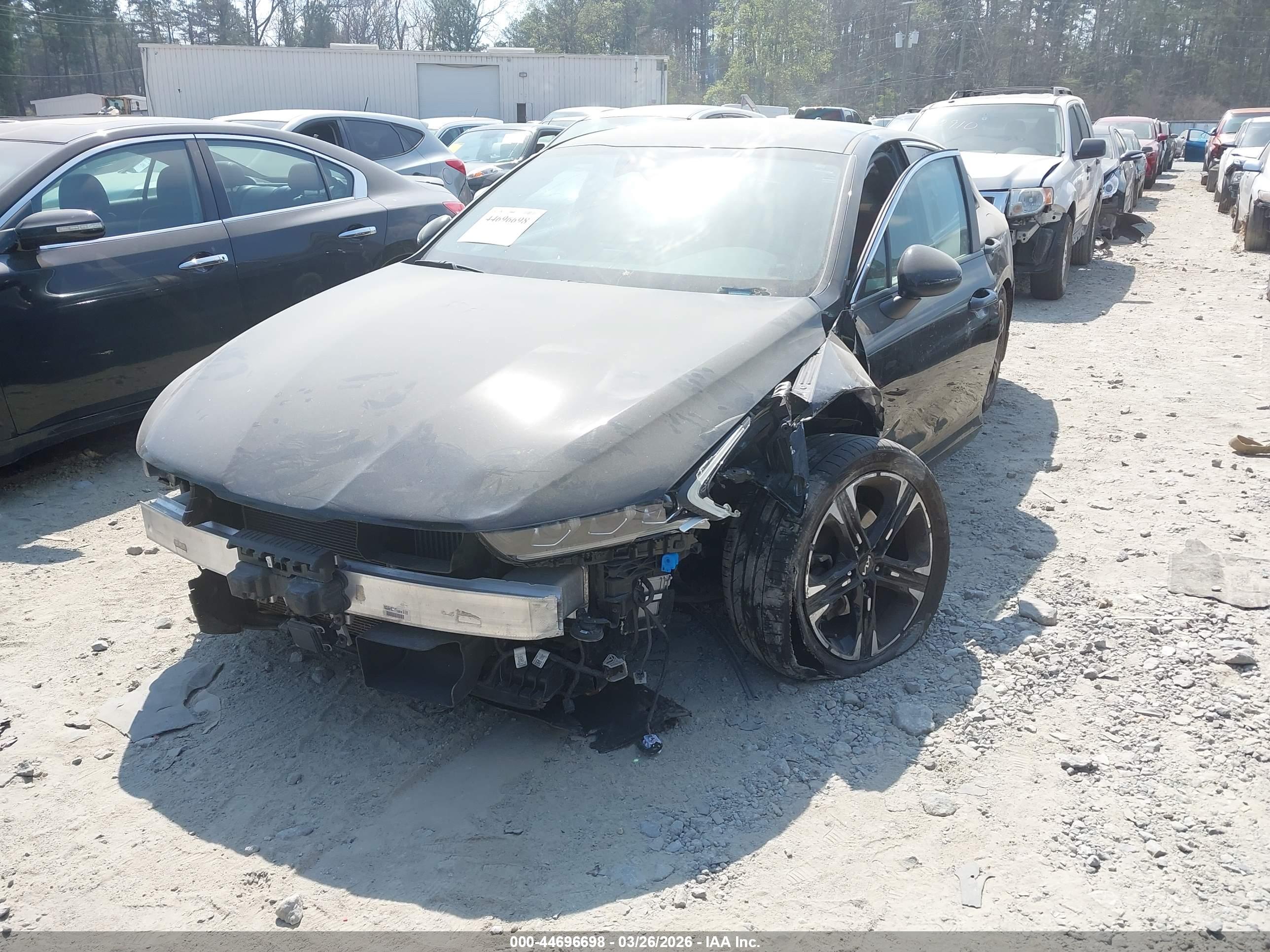KIA K5 image 2