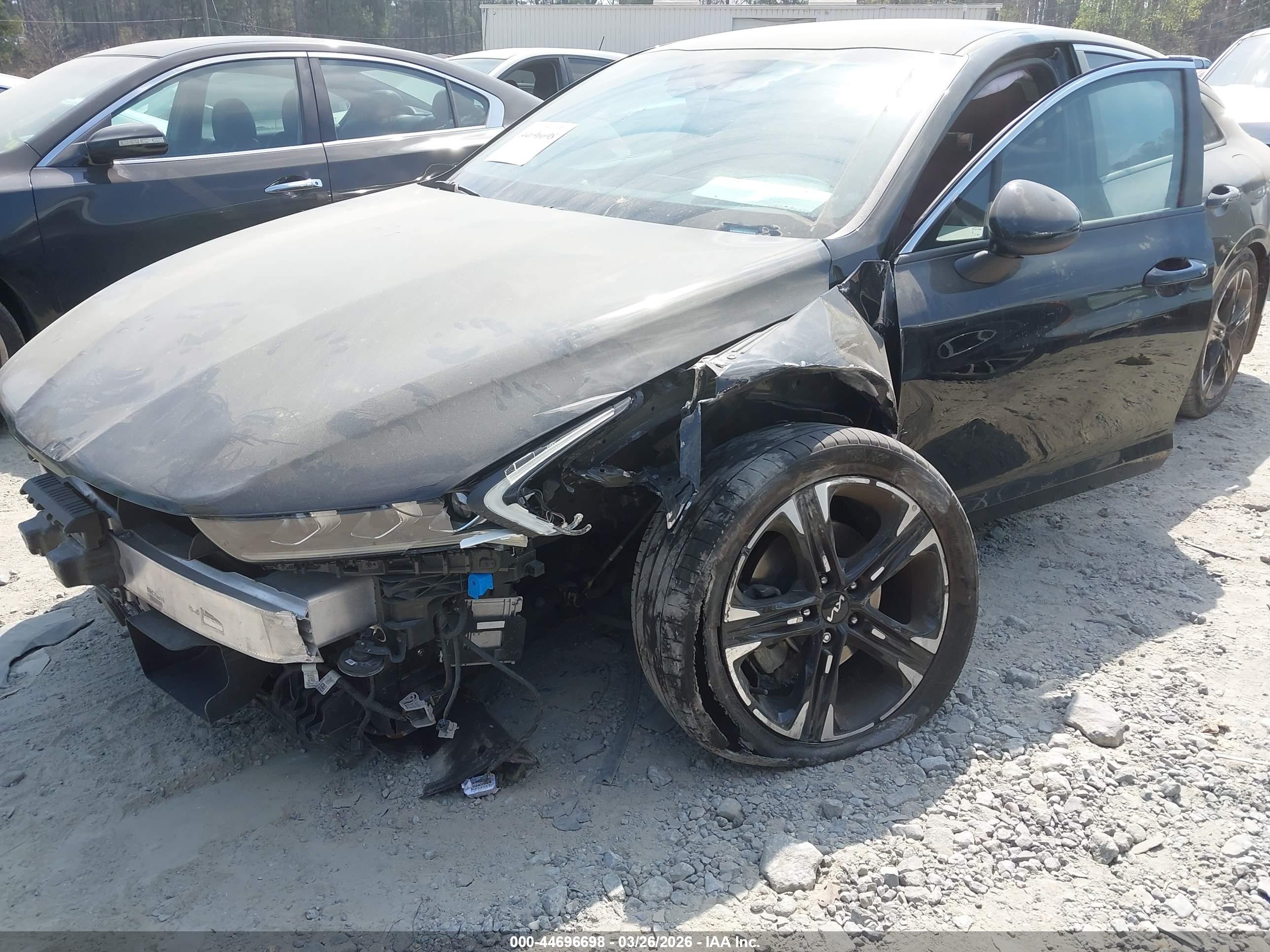 KIA K5 image 6