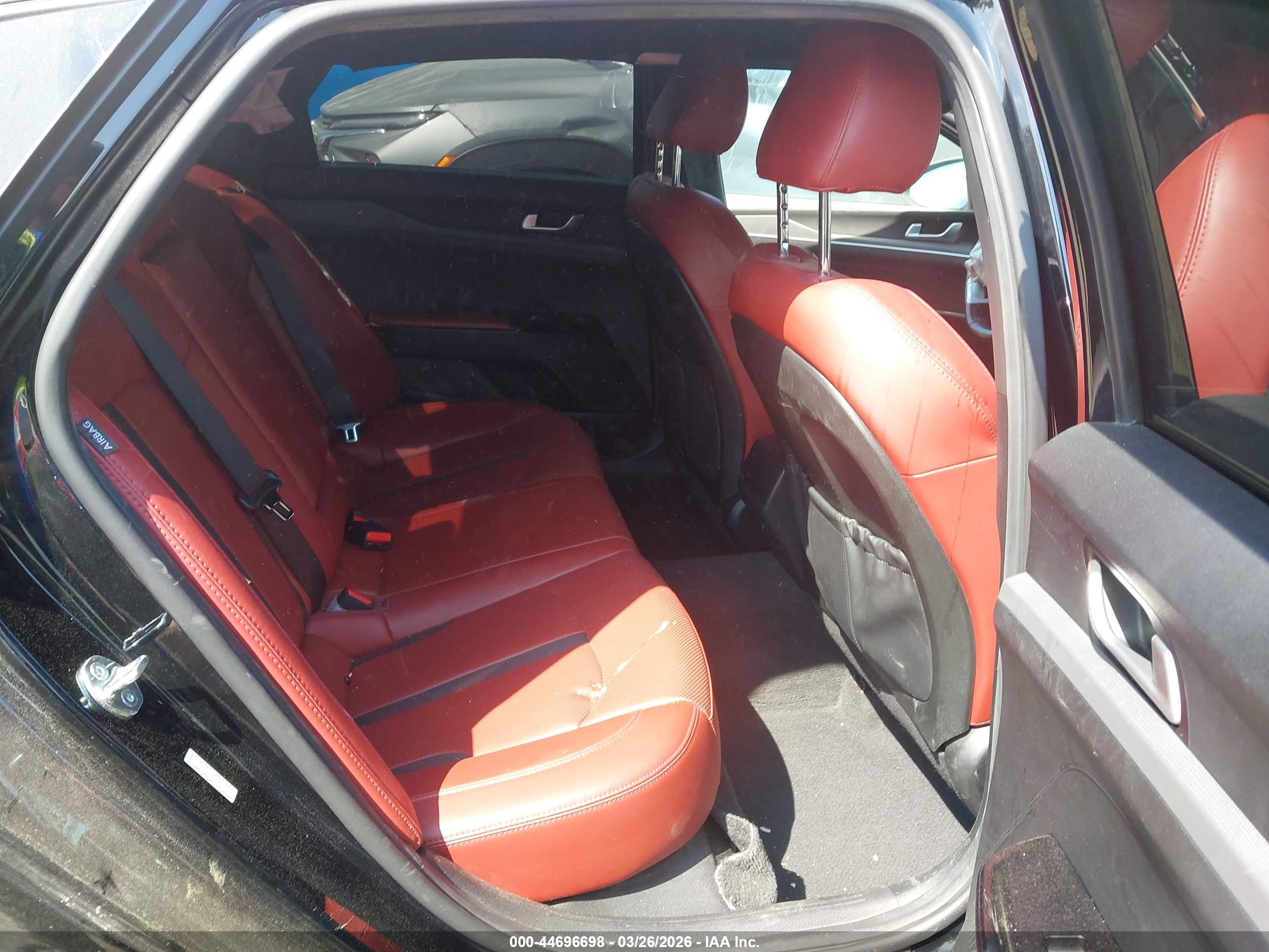 KIA K5 image 8