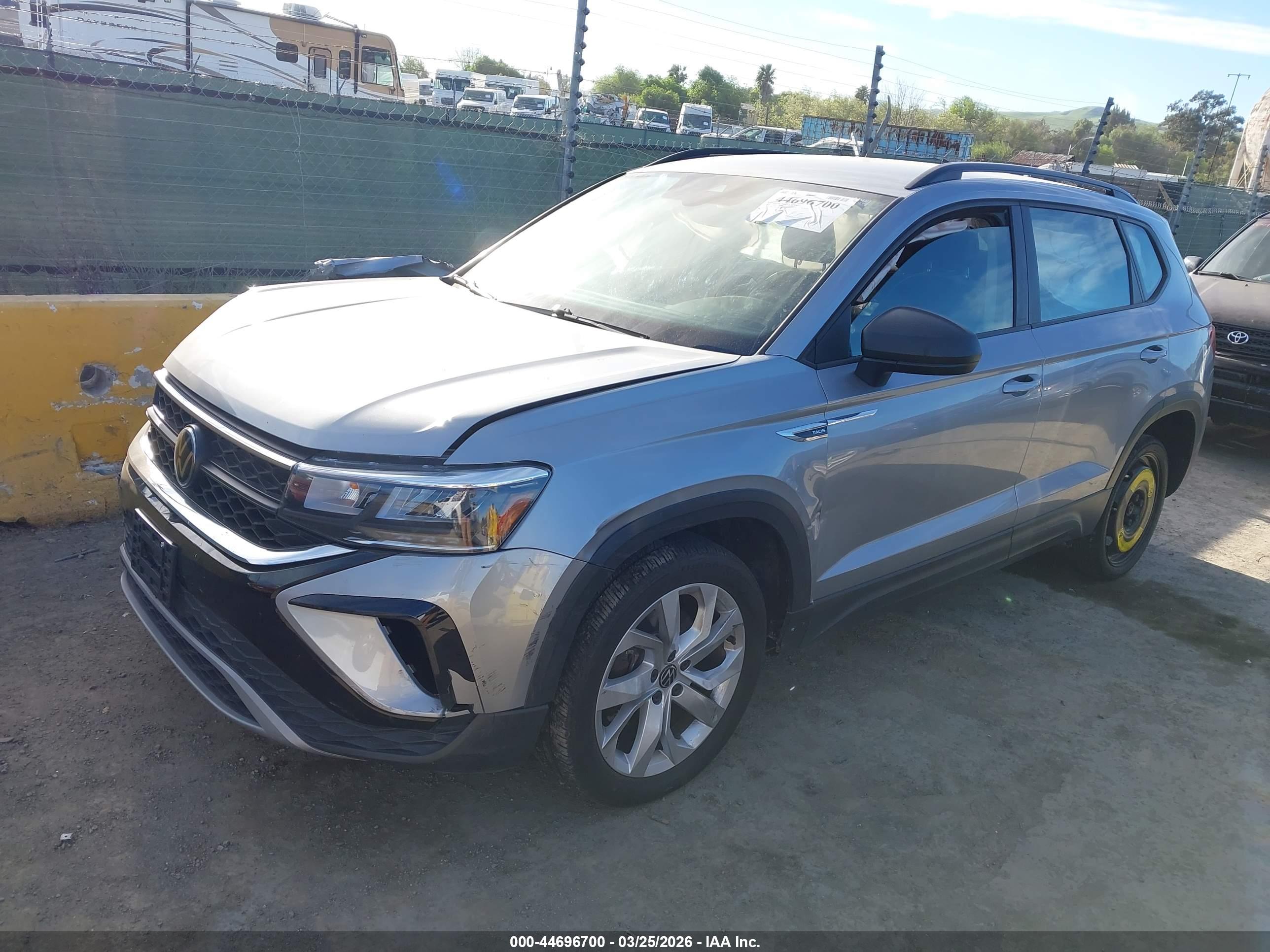 VOLKSWAGEN TAOS image 2