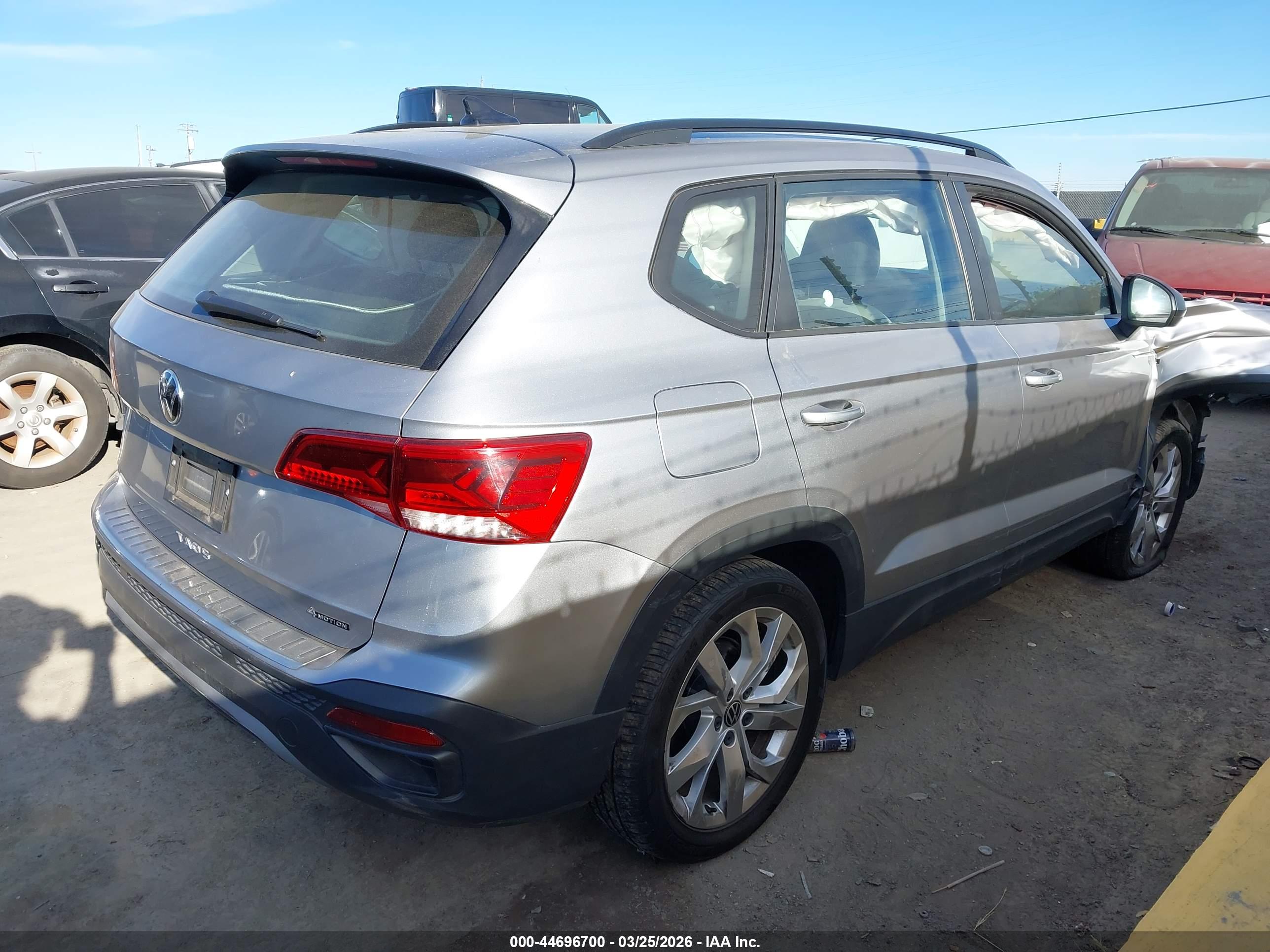 VOLKSWAGEN TAOS image 4