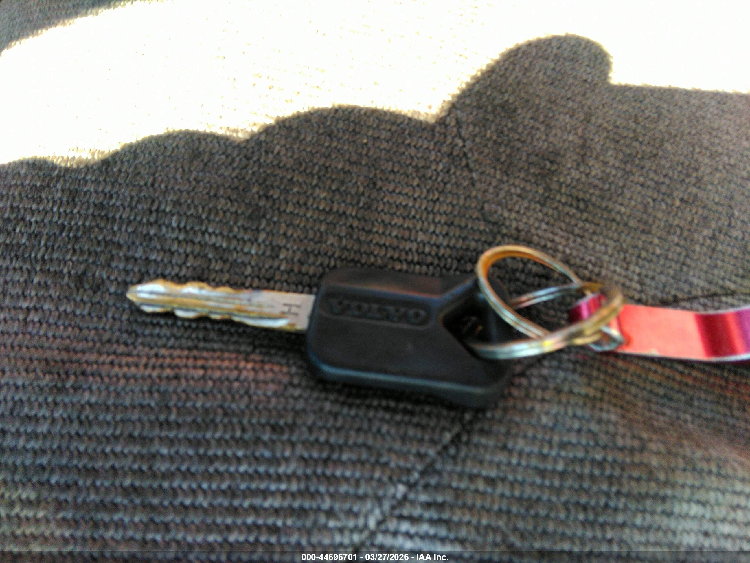 VOLVO VN image 11