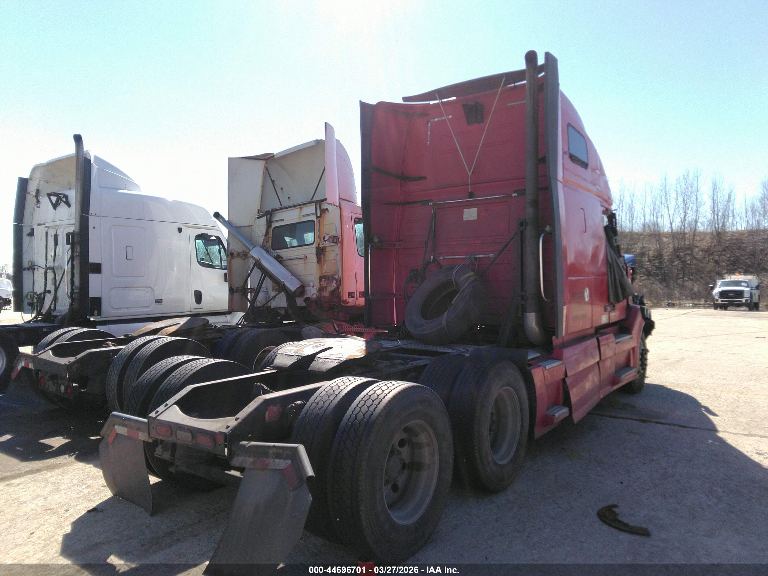VOLVO VN image 4