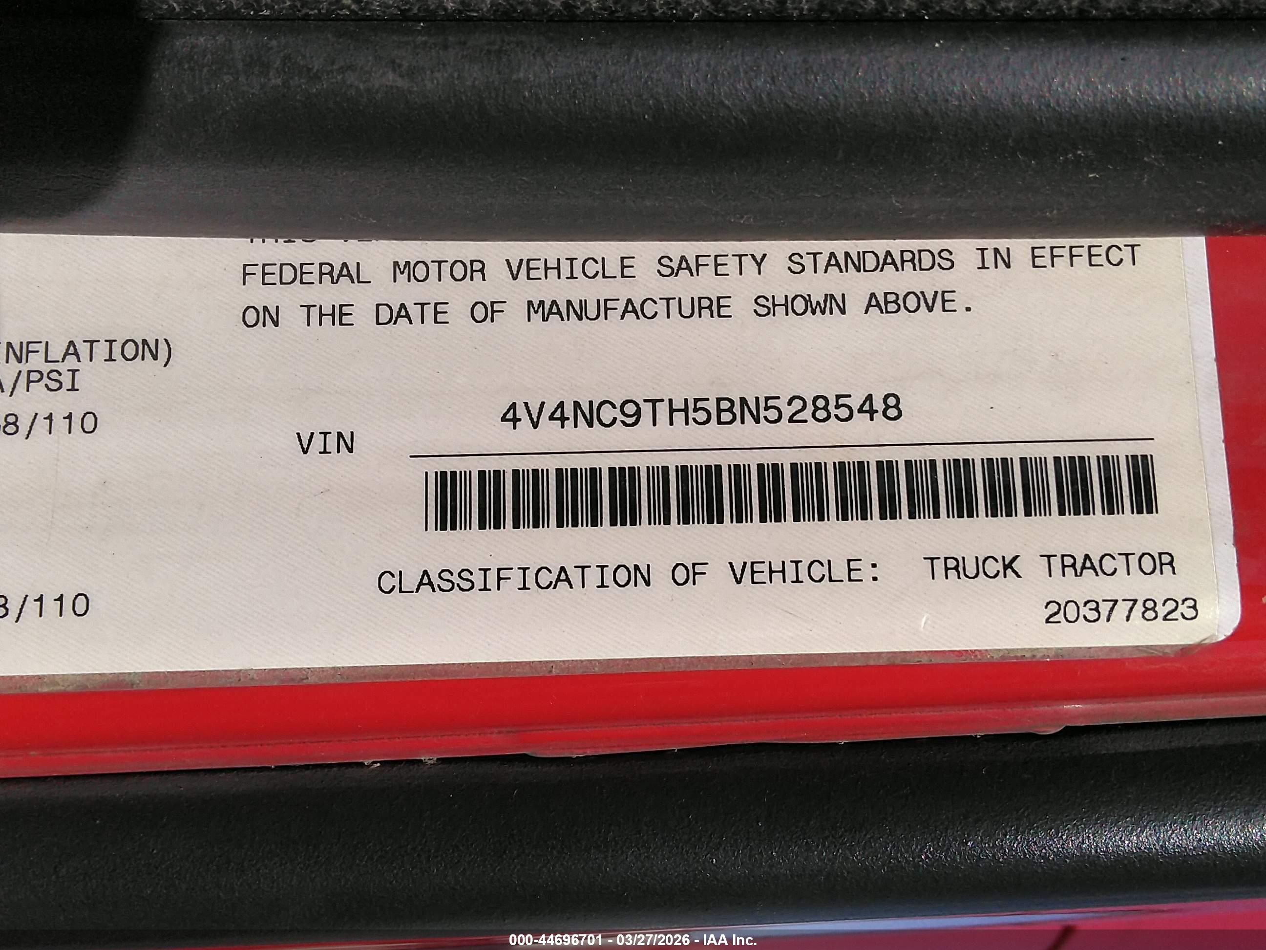 VOLVO VN image 9