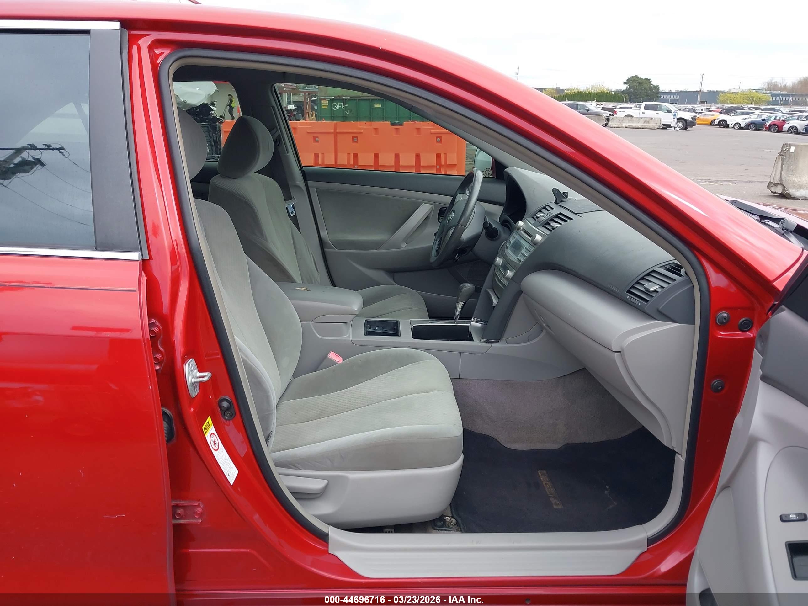 TOYOTA CAMRY image 5