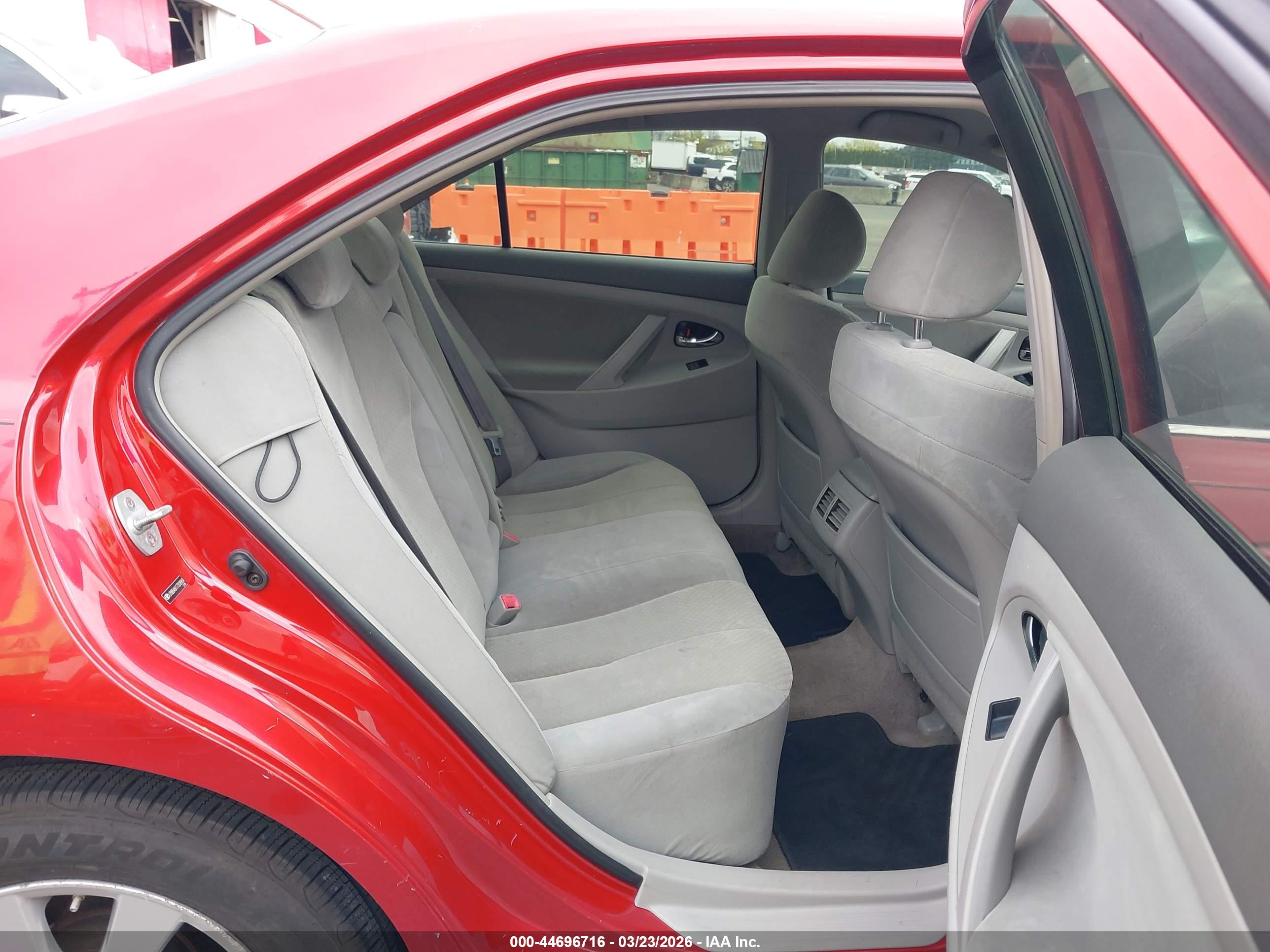 TOYOTA CAMRY image 8