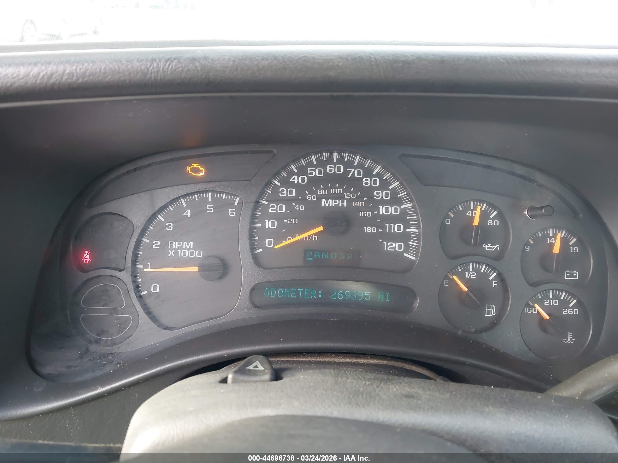 CHEVROLET SILVERADO image 7
