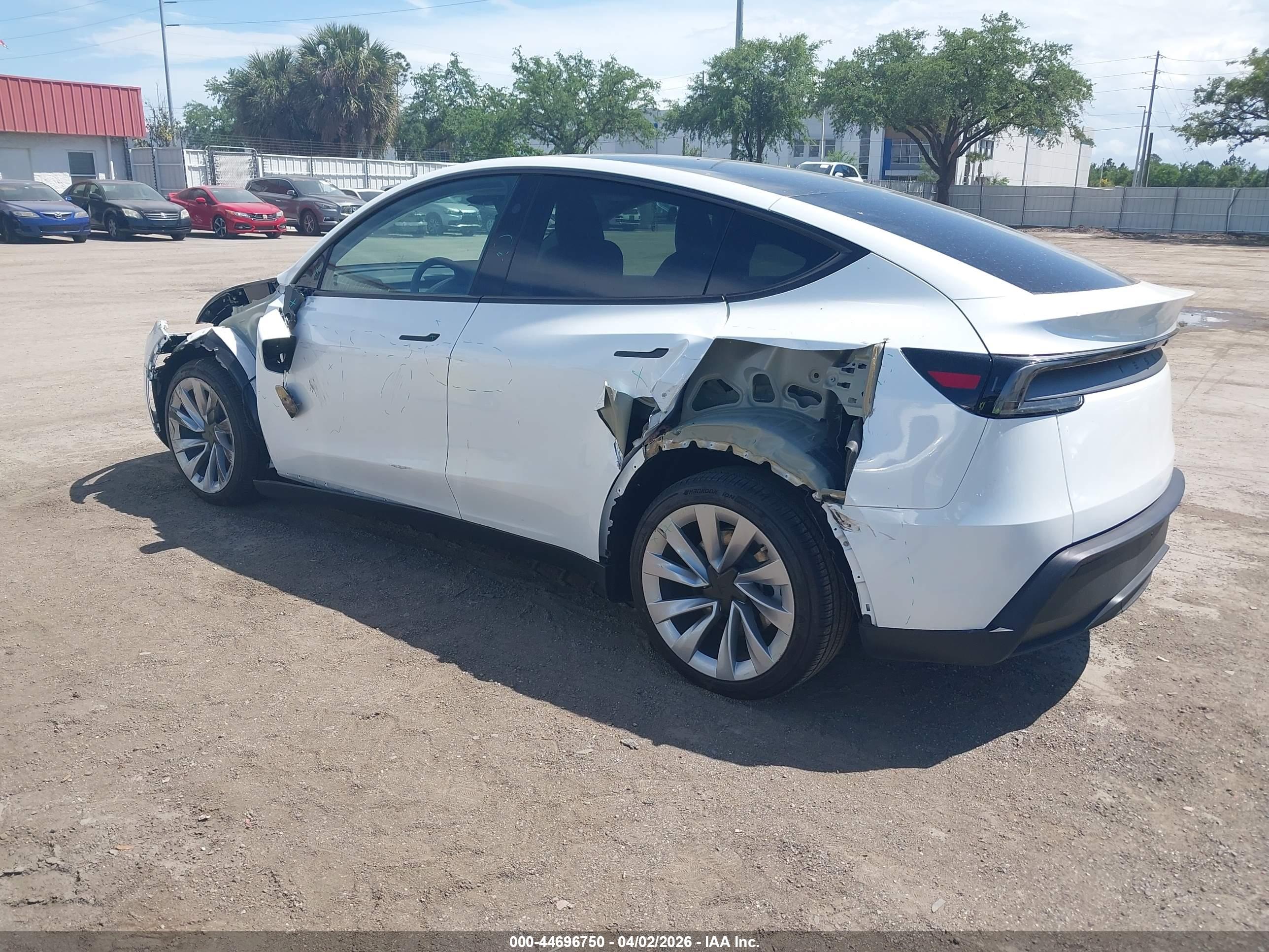 TESLA MODEL image 3