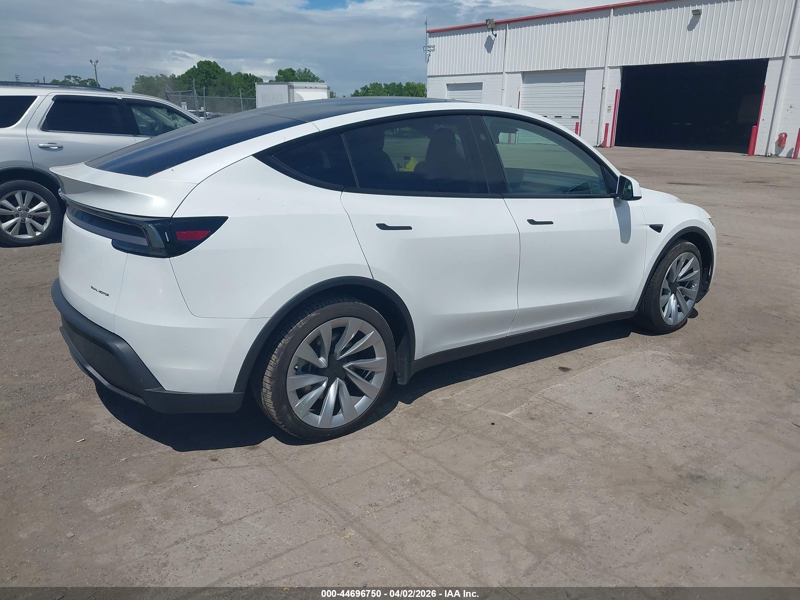 TESLA MODEL image 4