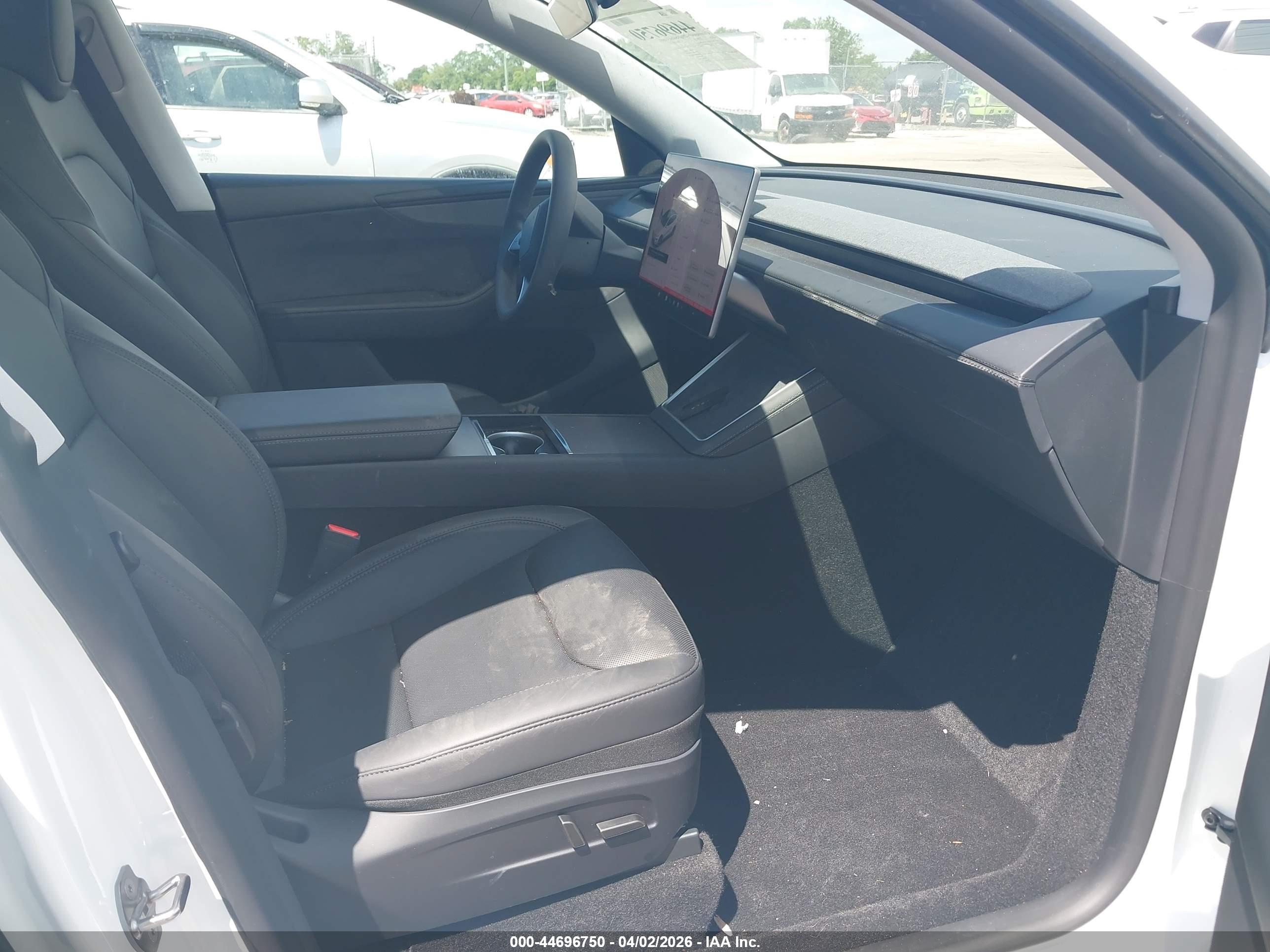 TESLA MODEL image 5
