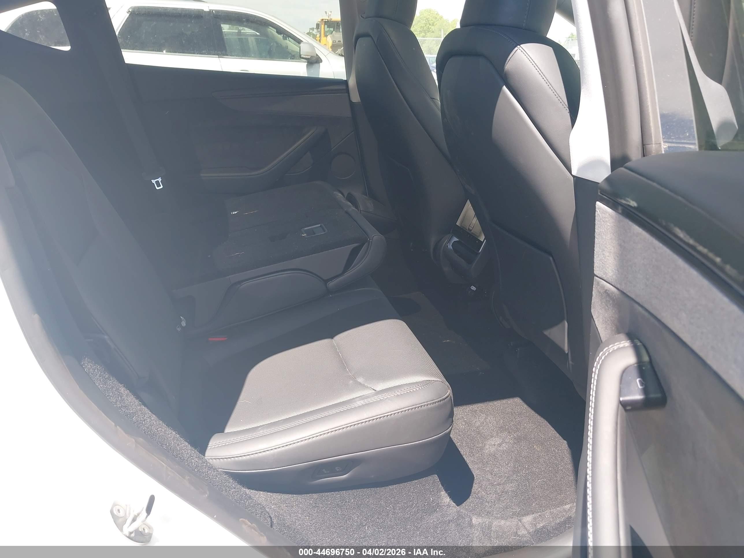 TESLA MODEL image 8