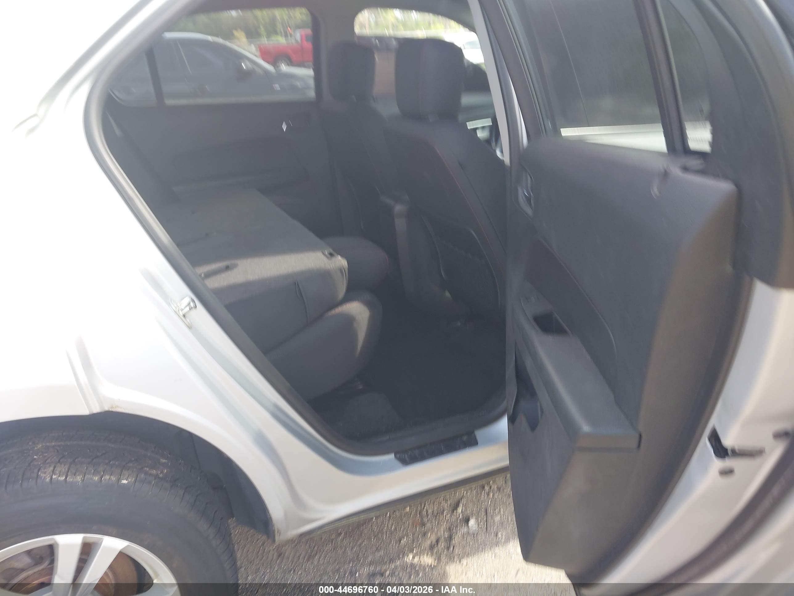 CHEVROLET EQUINOX image 8