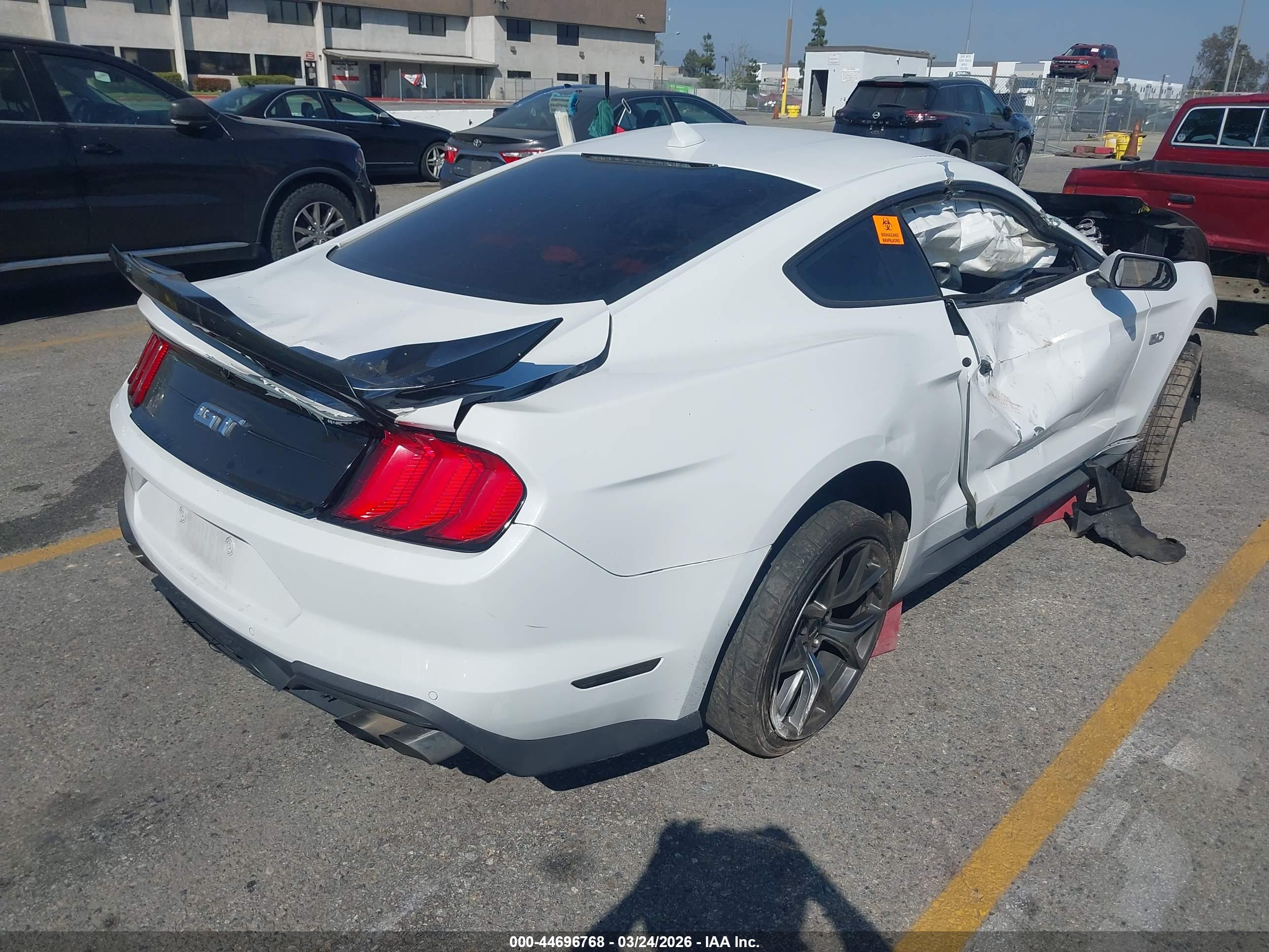 FORD MUSTANG image 4