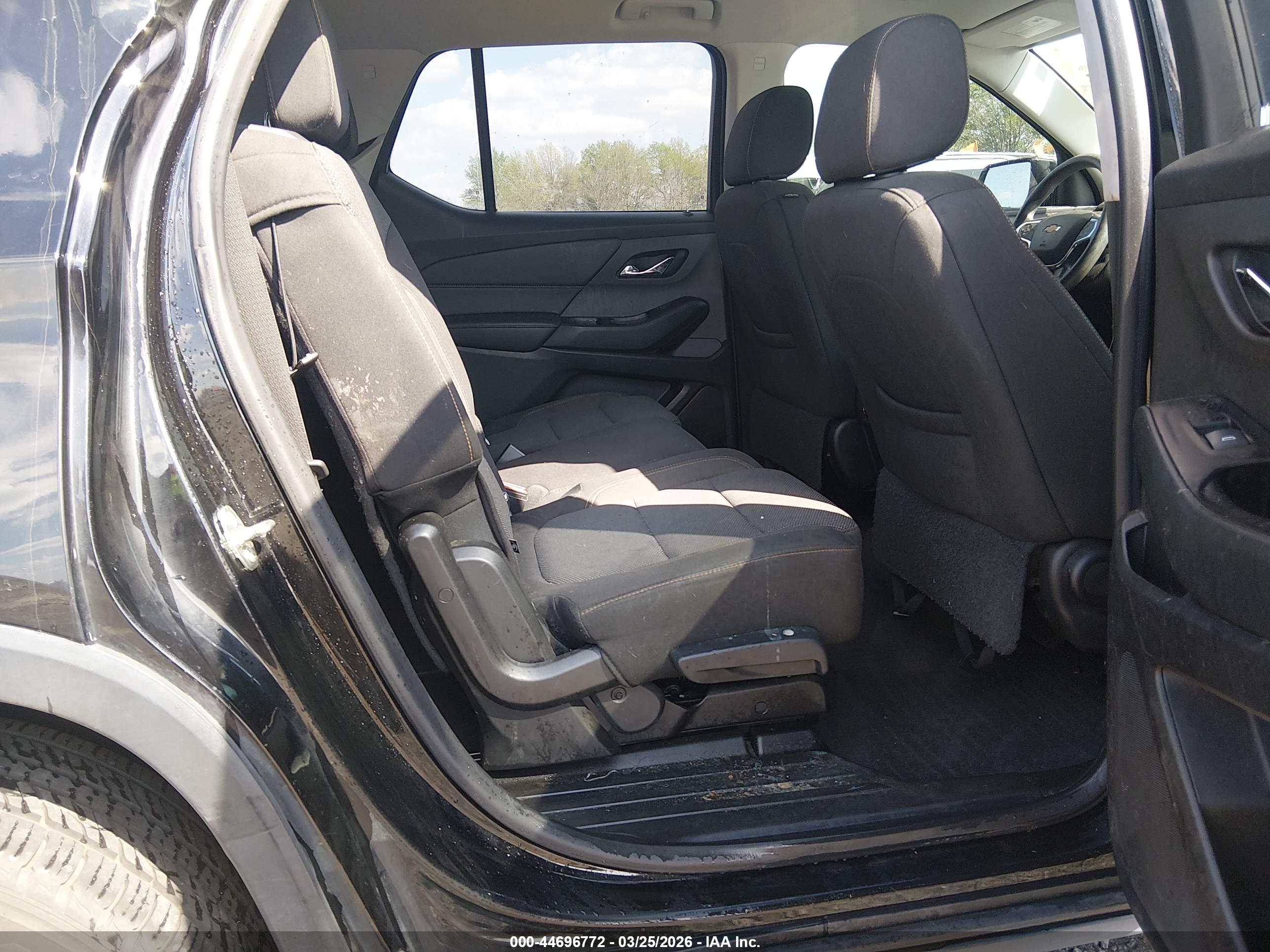 CHEVROLET TRAVERSE image 8