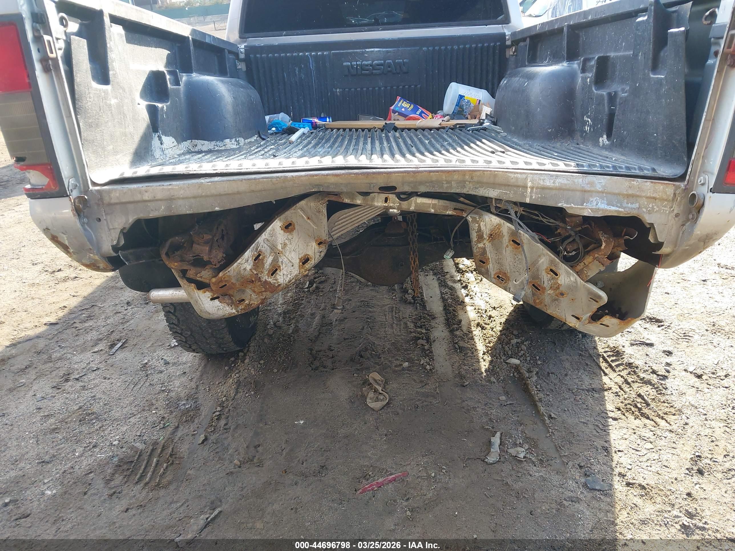 NISSAN FRONTIER image 6