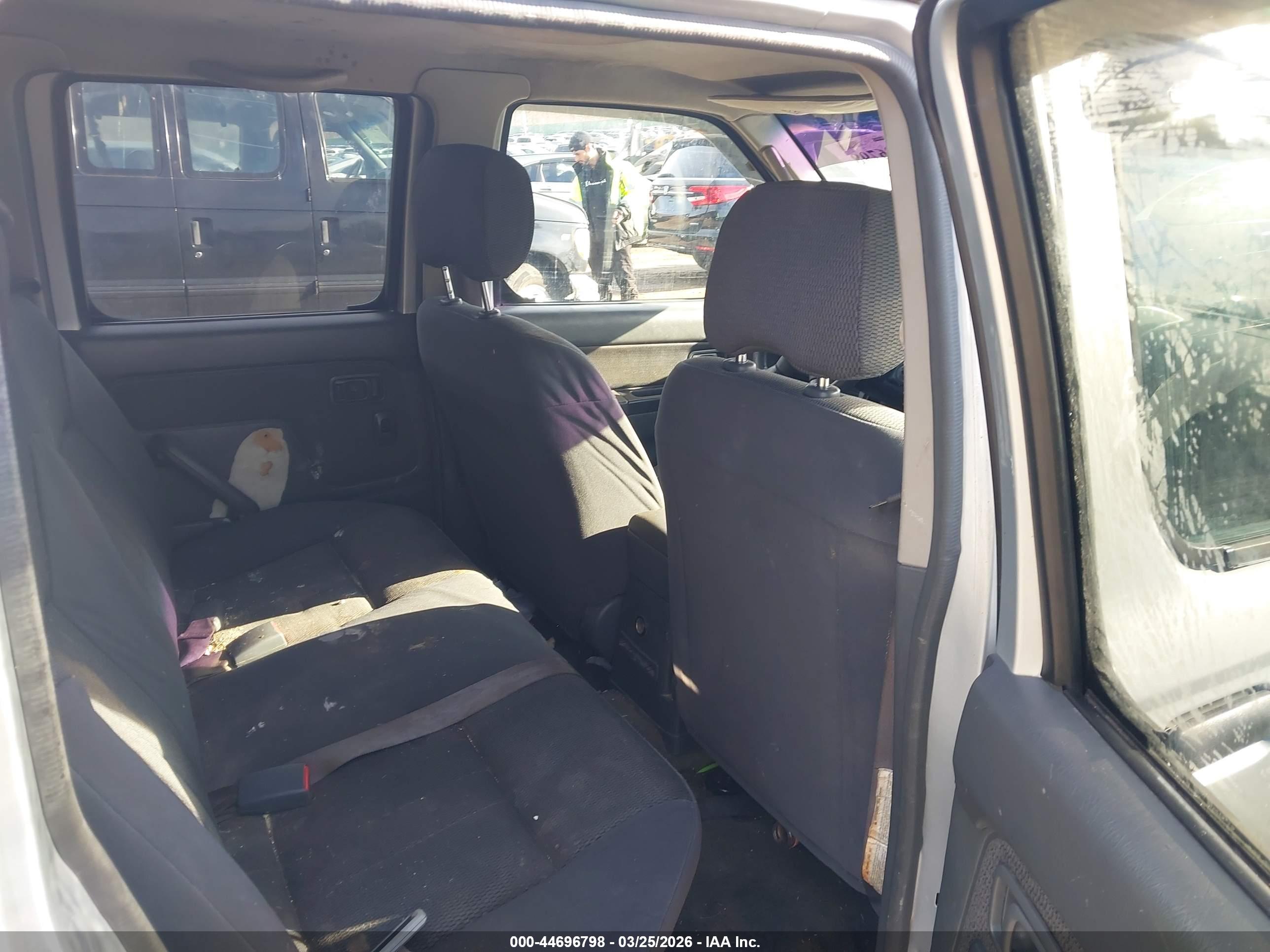 NISSAN FRONTIER image 8