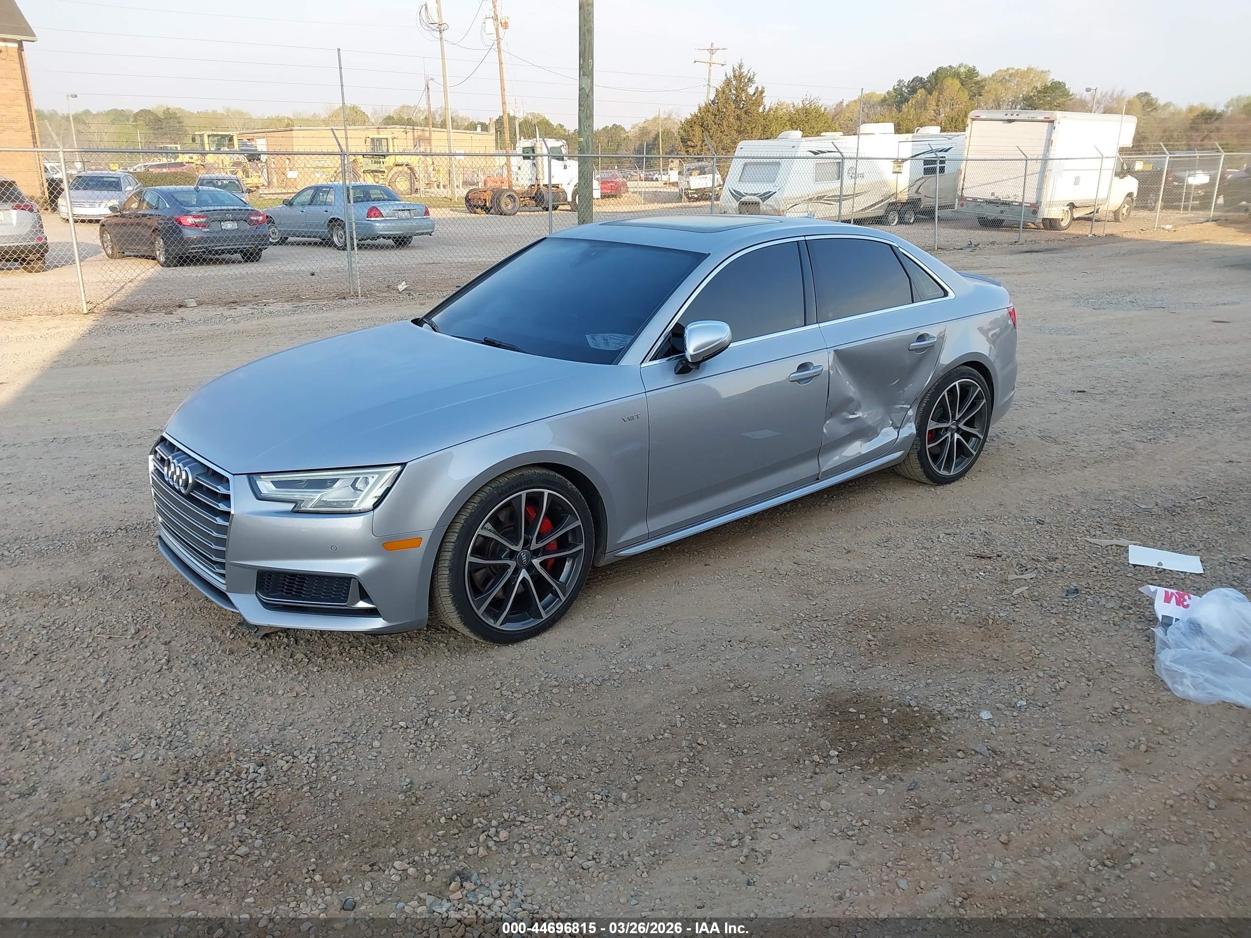 AUDI S4 image 2