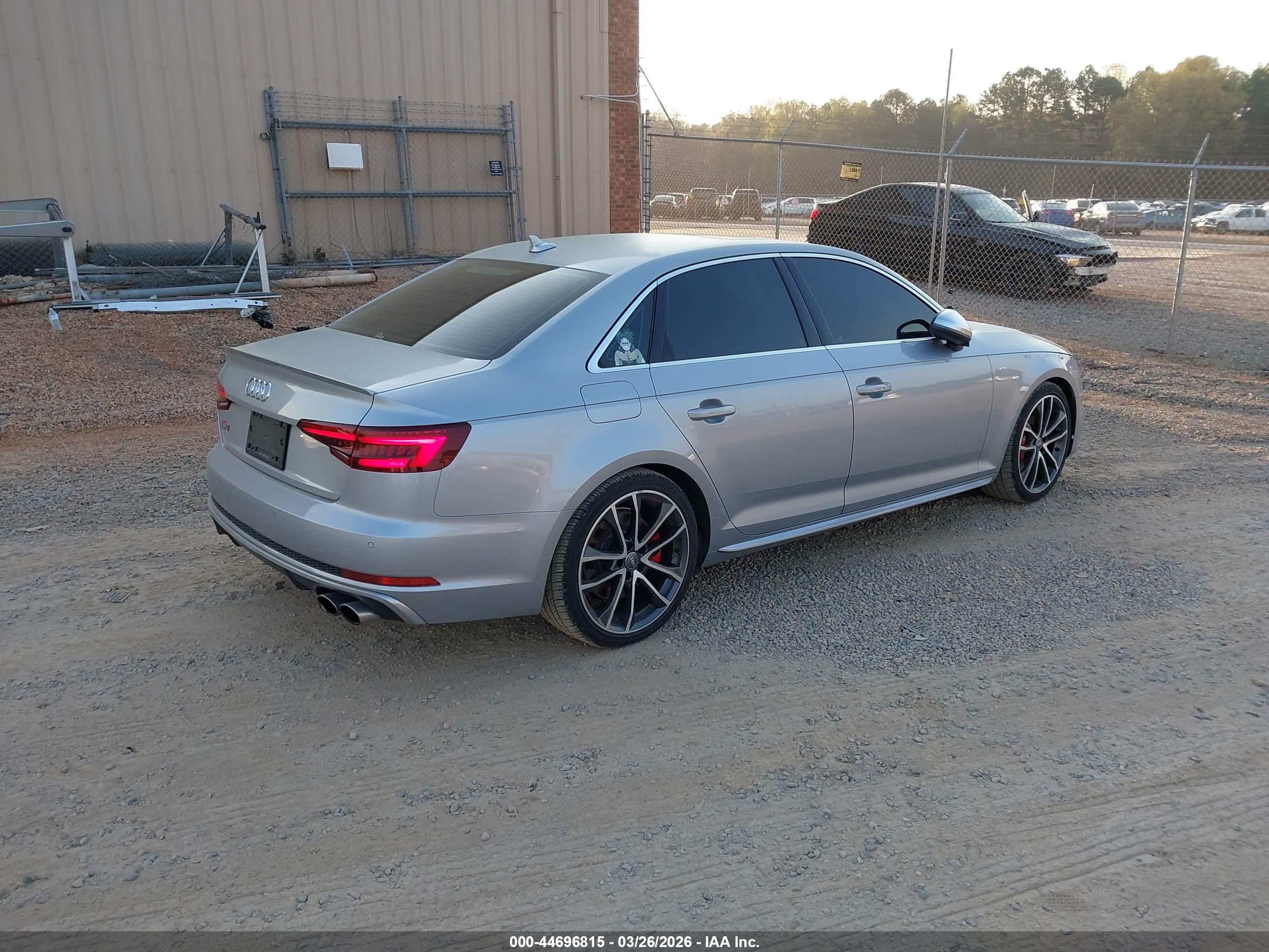 AUDI S4 image 4