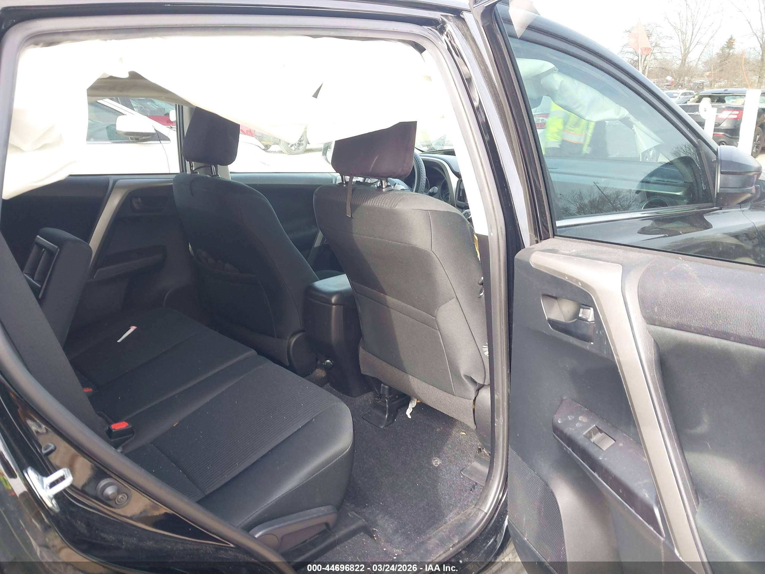 TOYOTA RAV4 image 8