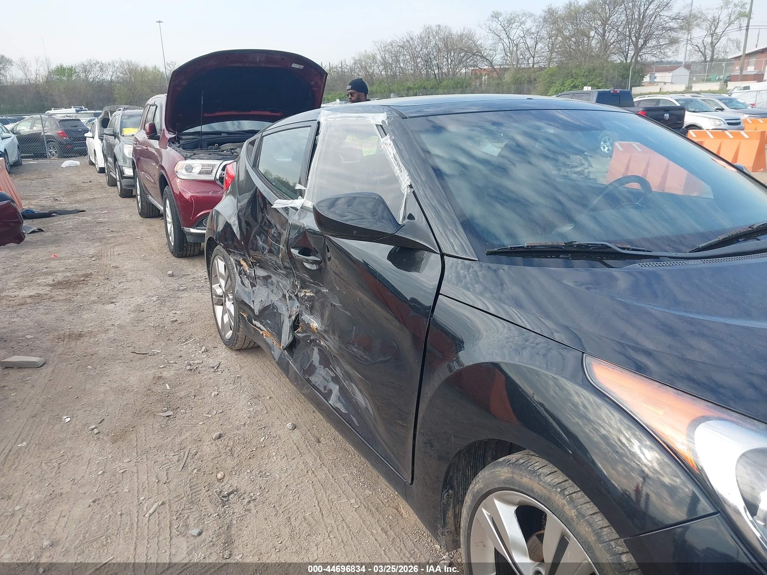 HYUNDAI VELOSTER image 6
