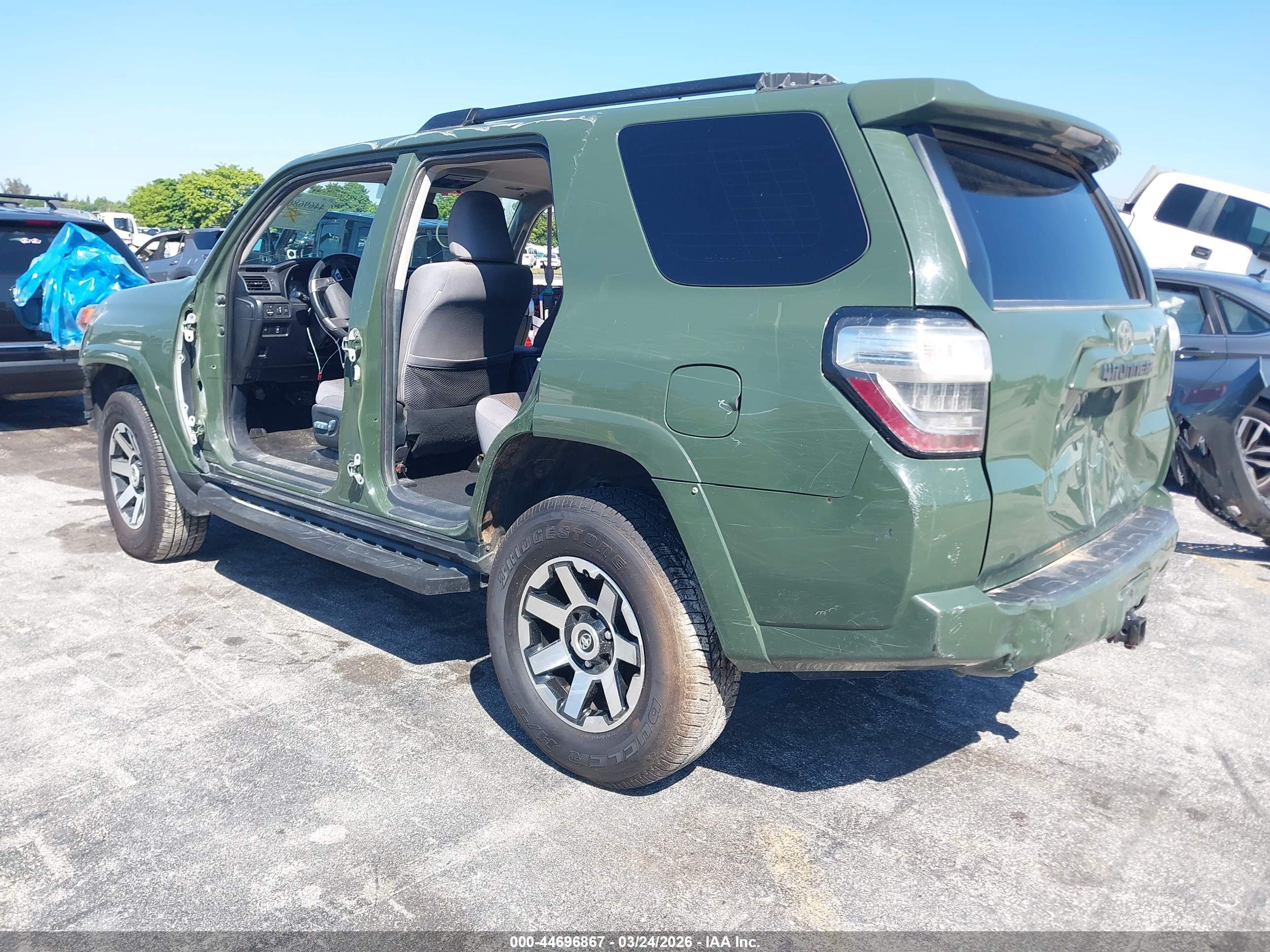 TOYOTA 4RUNNER image 3