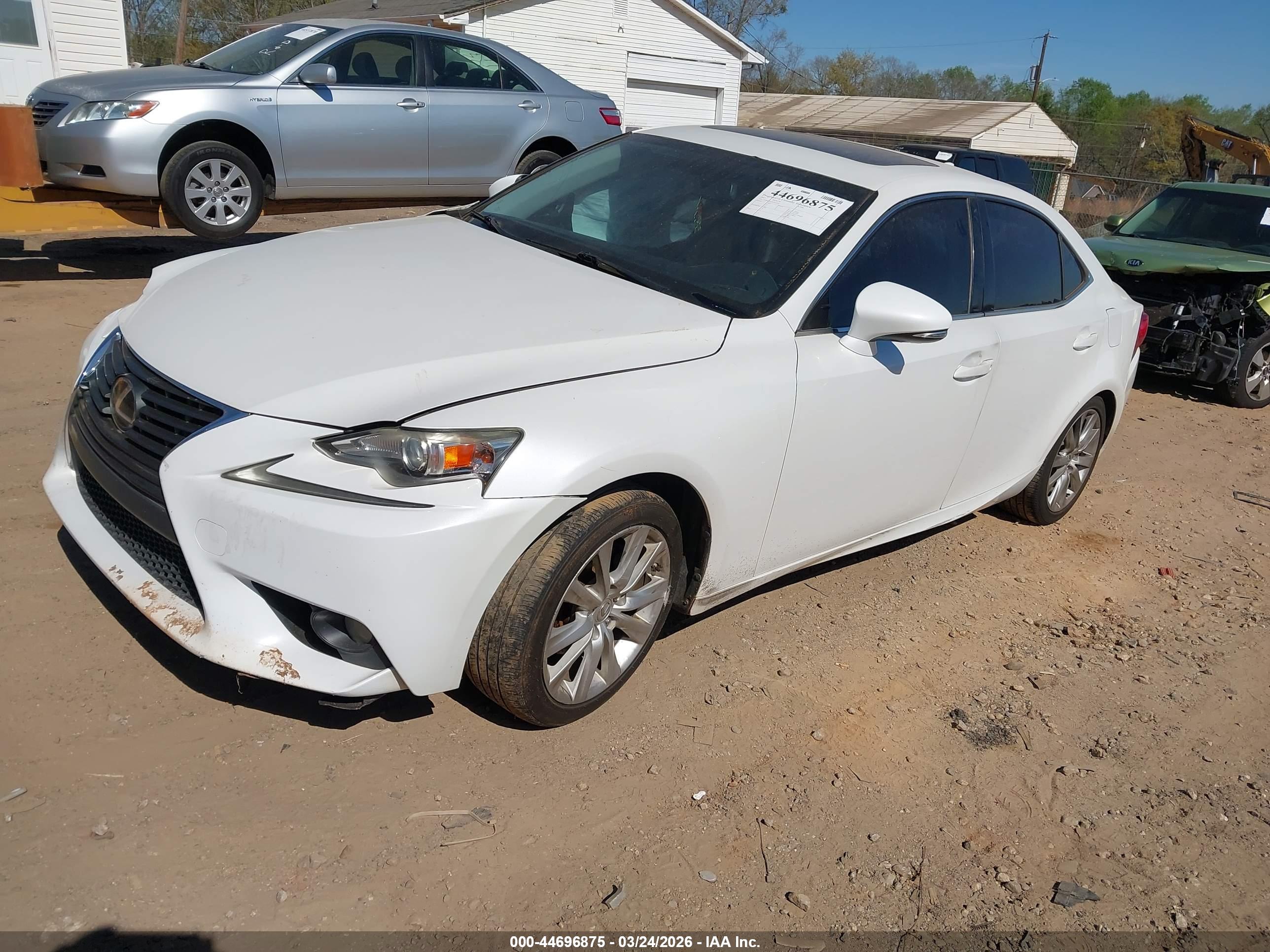 LEXUS IS image 2
