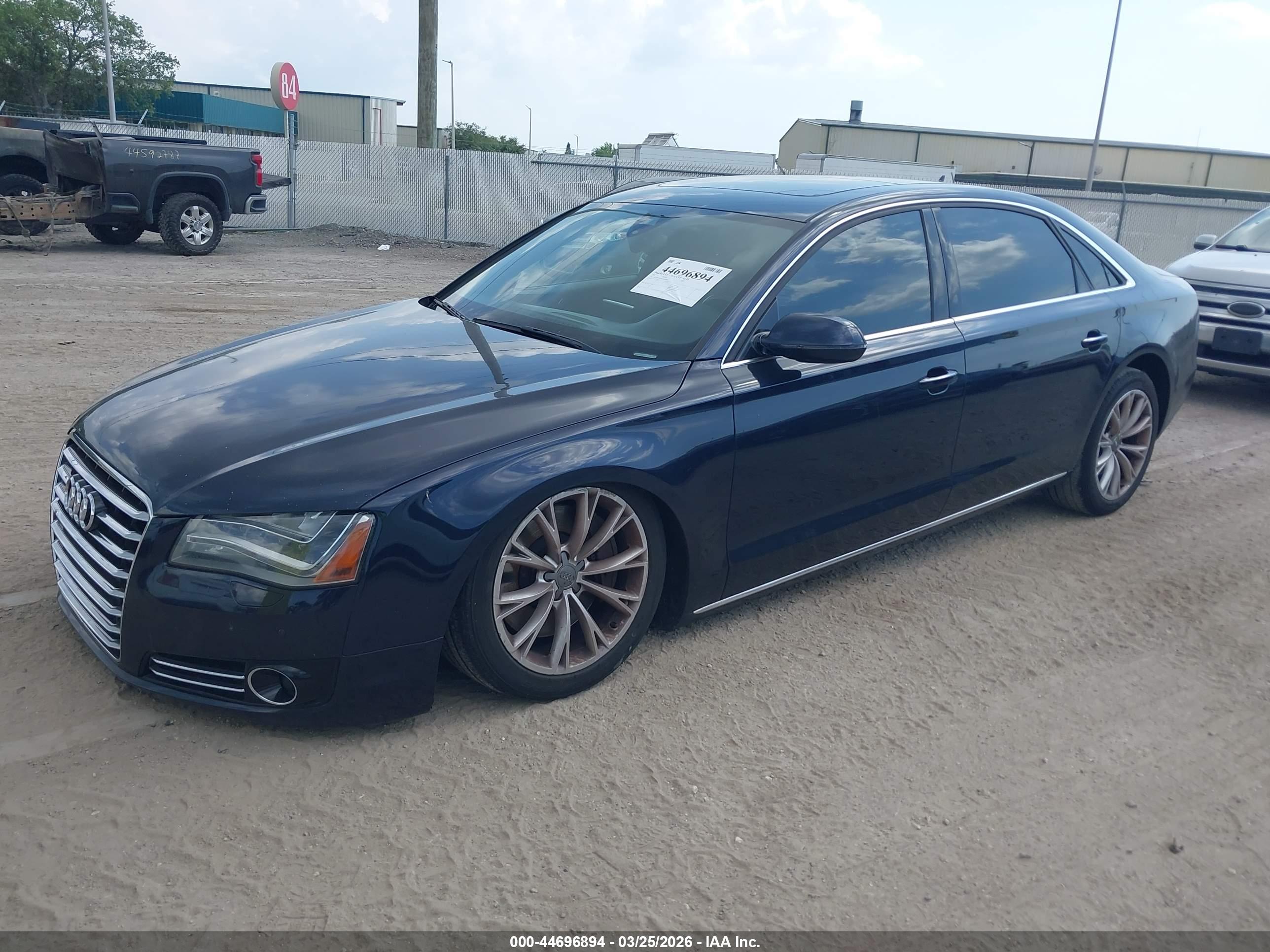 AUDI A8 image 2