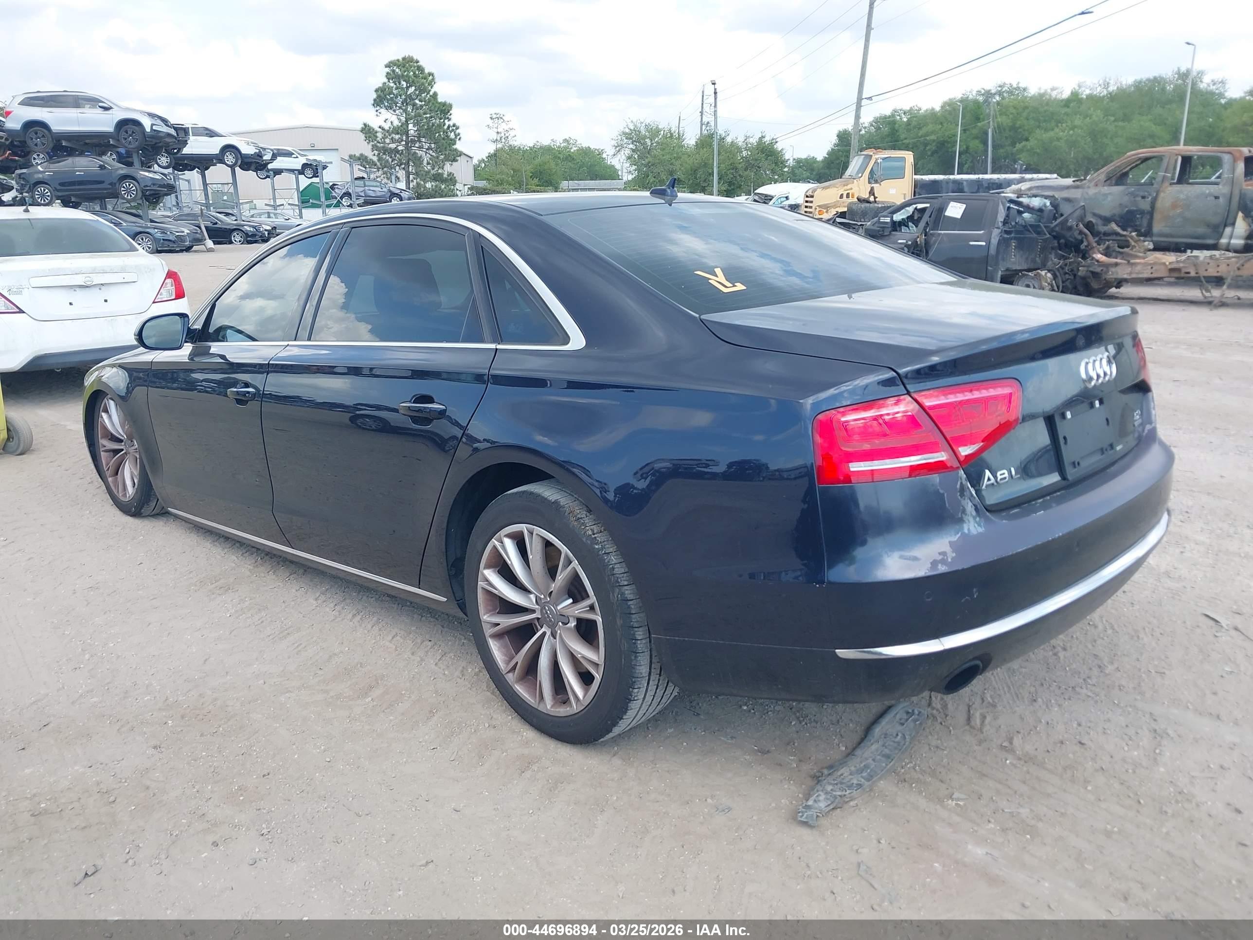 AUDI A8 image 3