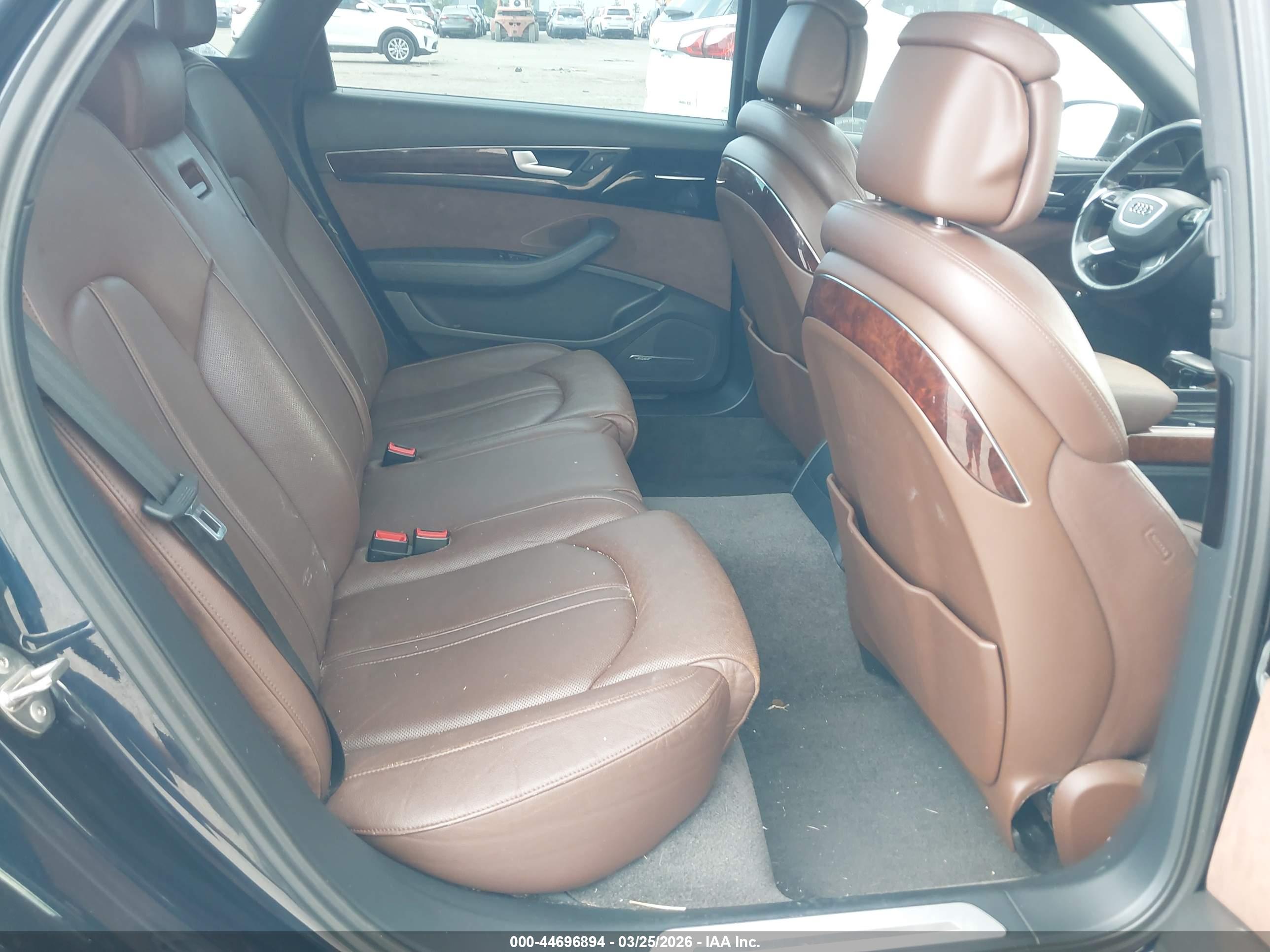 AUDI A8 image 8