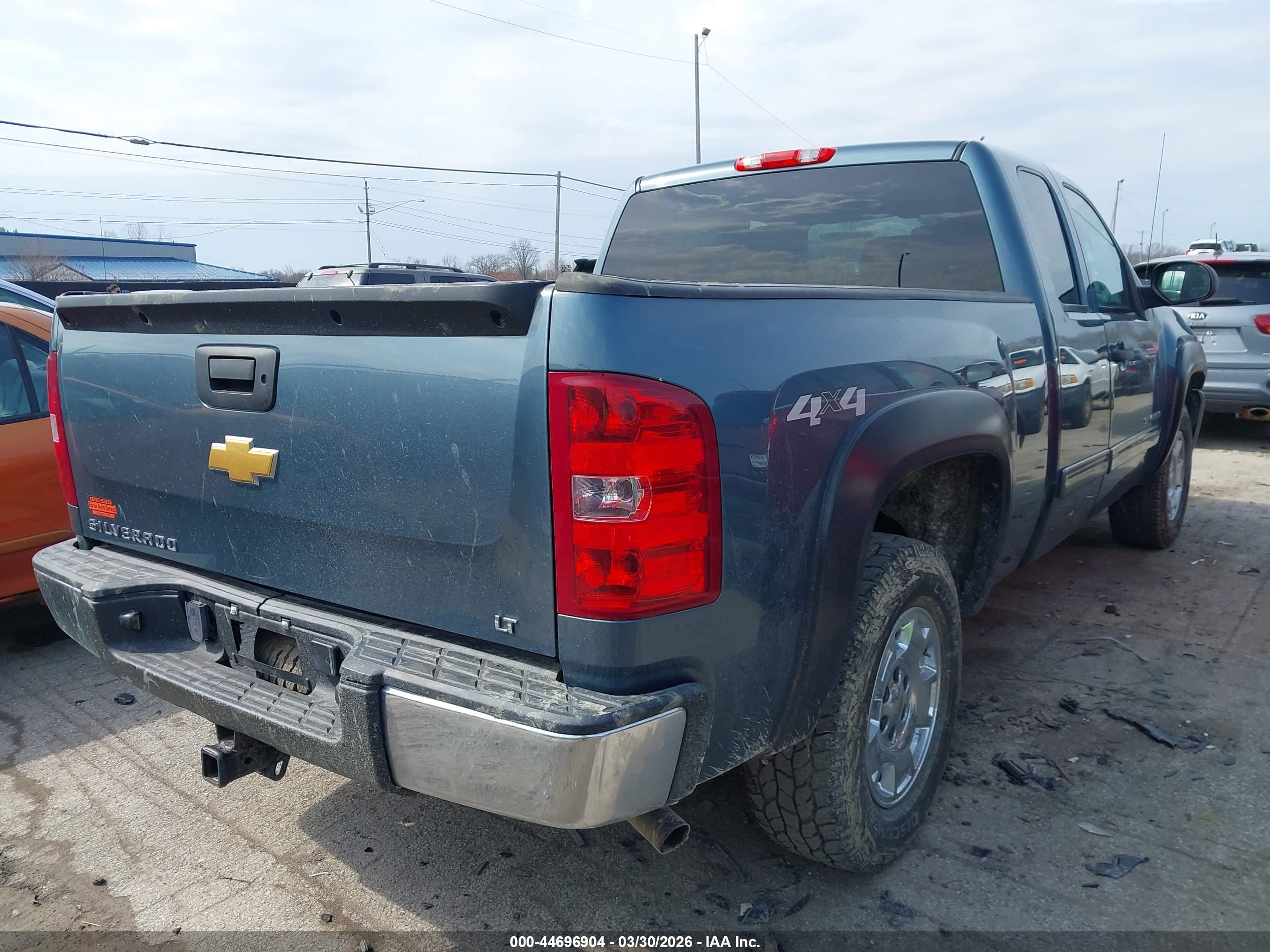 CHEVROLET SILVERADO image 4