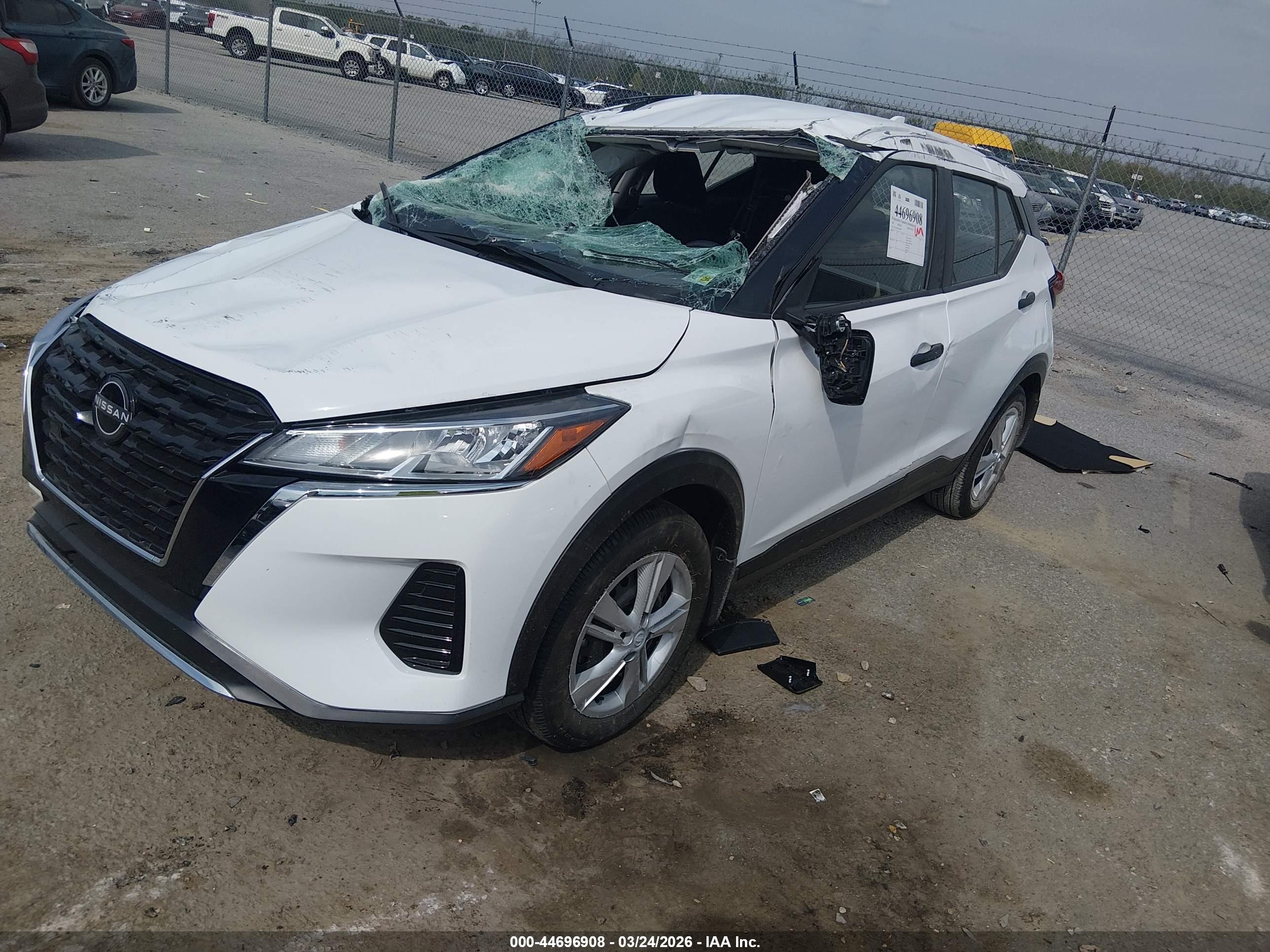 NISSAN KICKS image 2