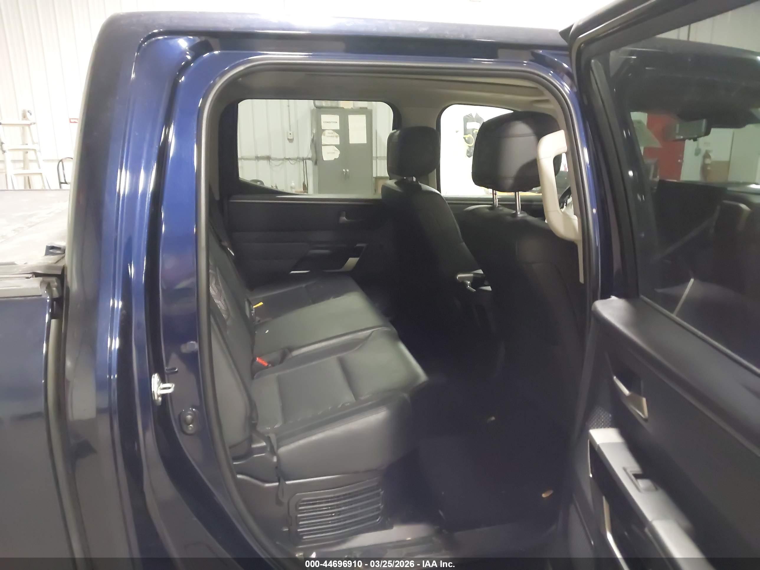 TOYOTA TUNDRA image 8