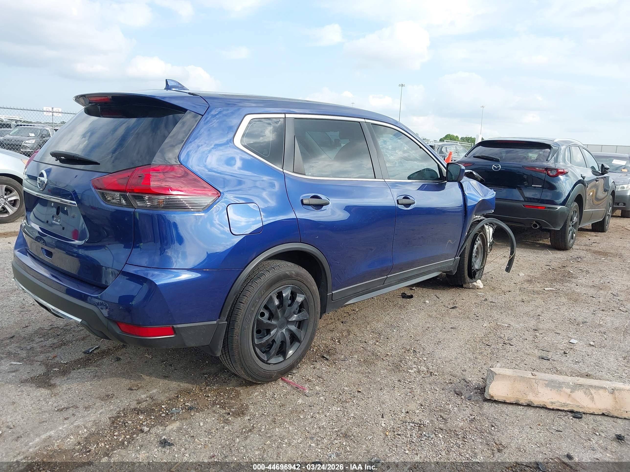 NISSAN ROGUE image 4