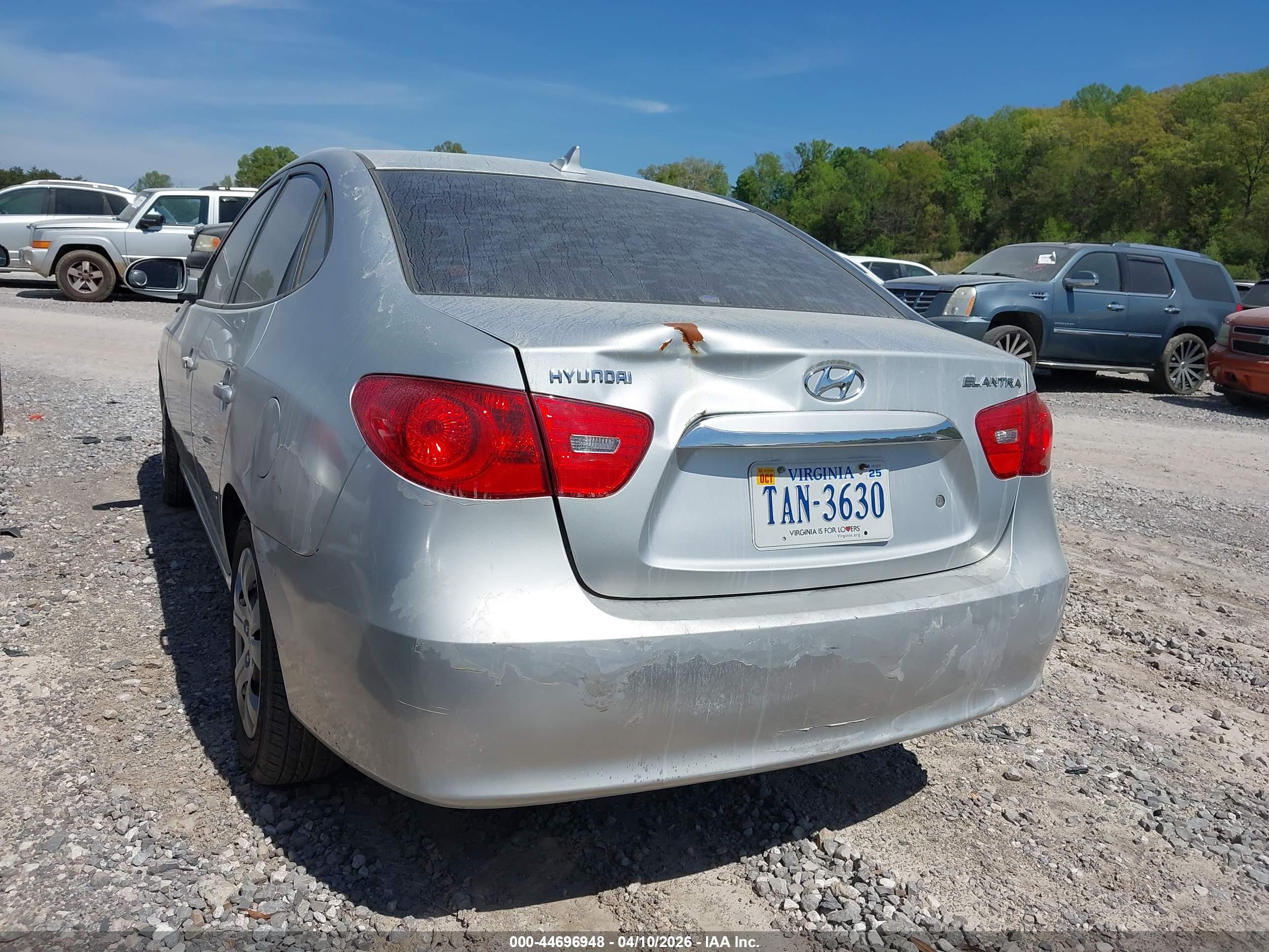 HYUNDAI ELANTRA image 3