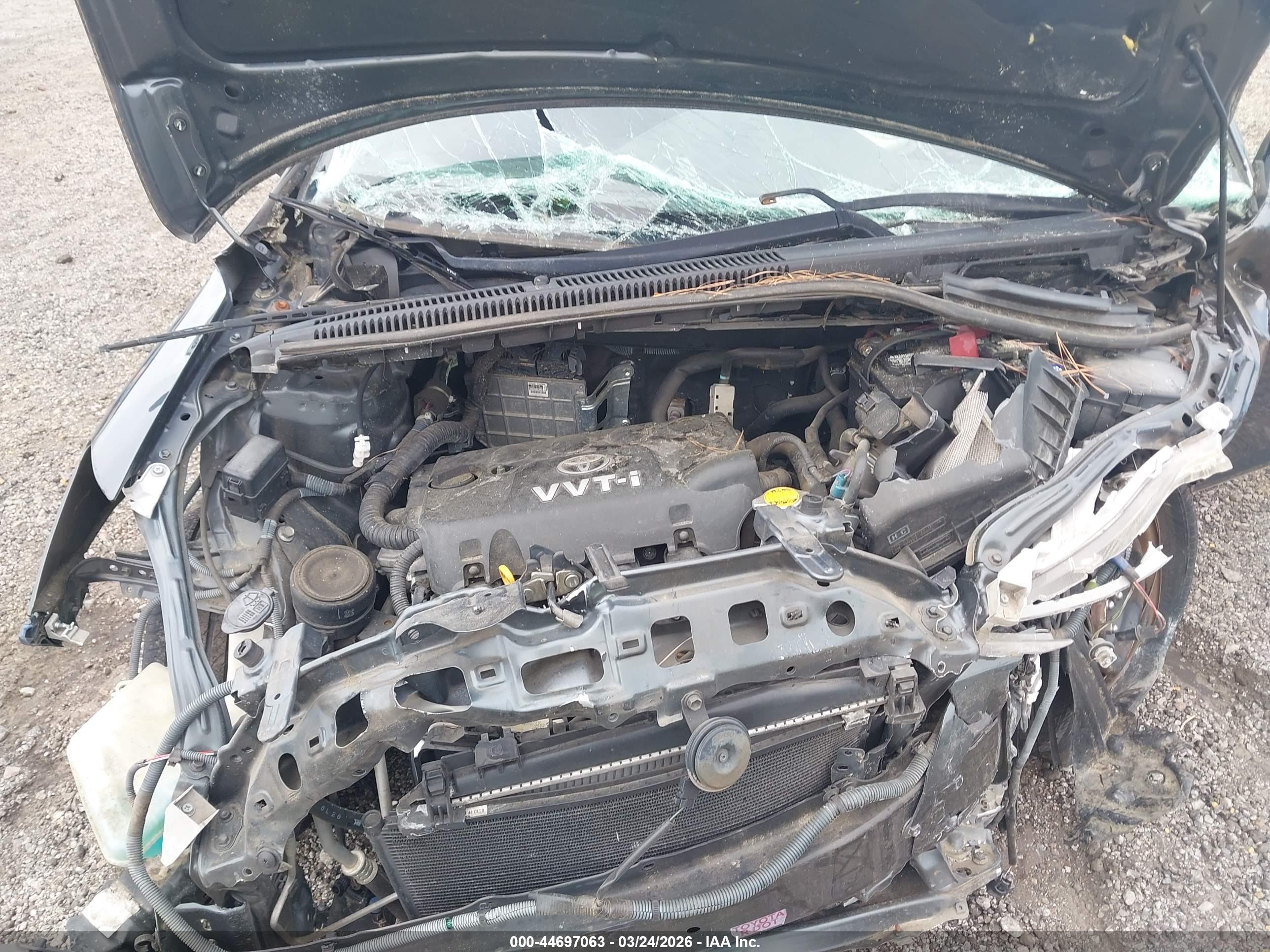 TOYOTA YARIS image 10